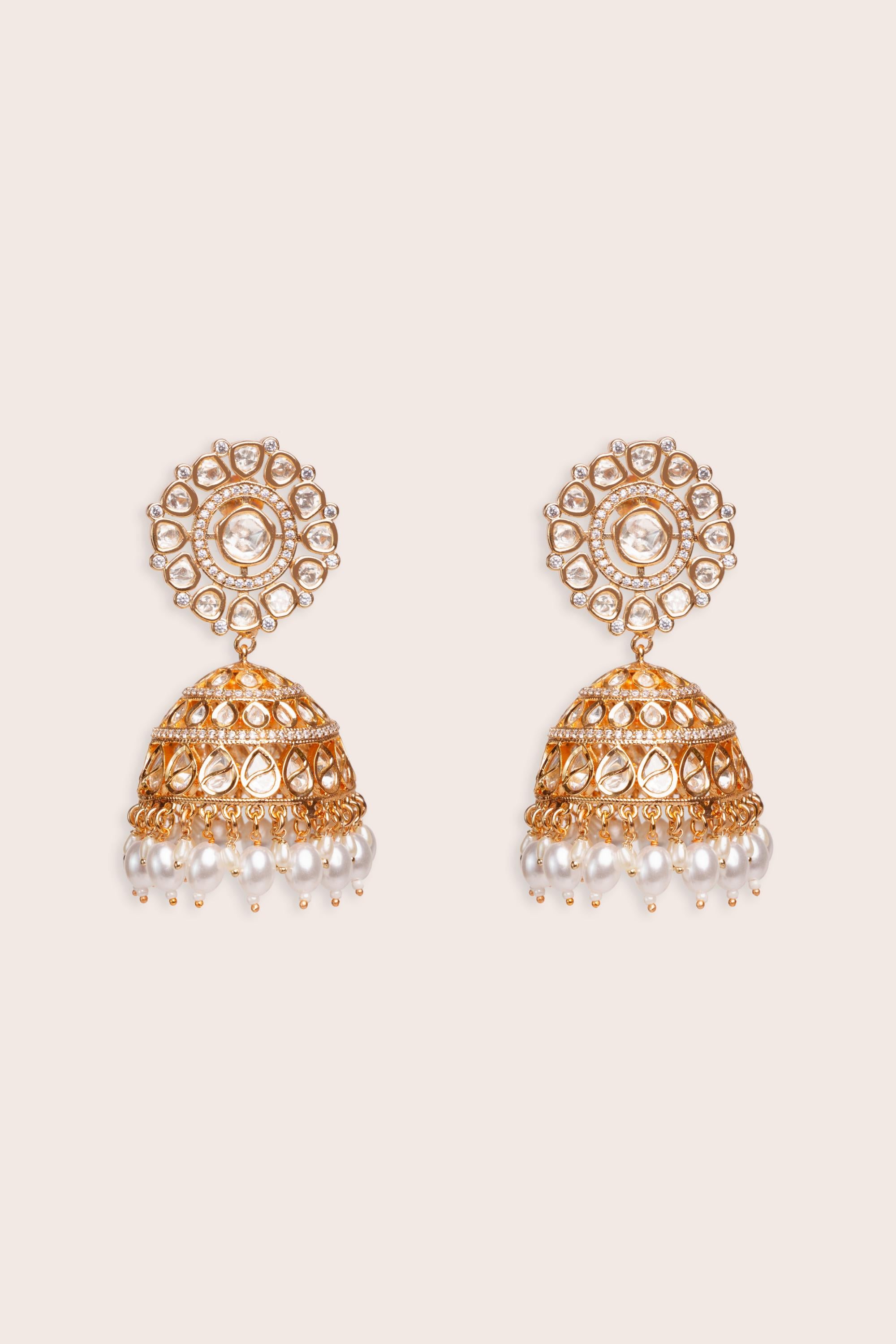 Bold and dramatic kundan jhumkis