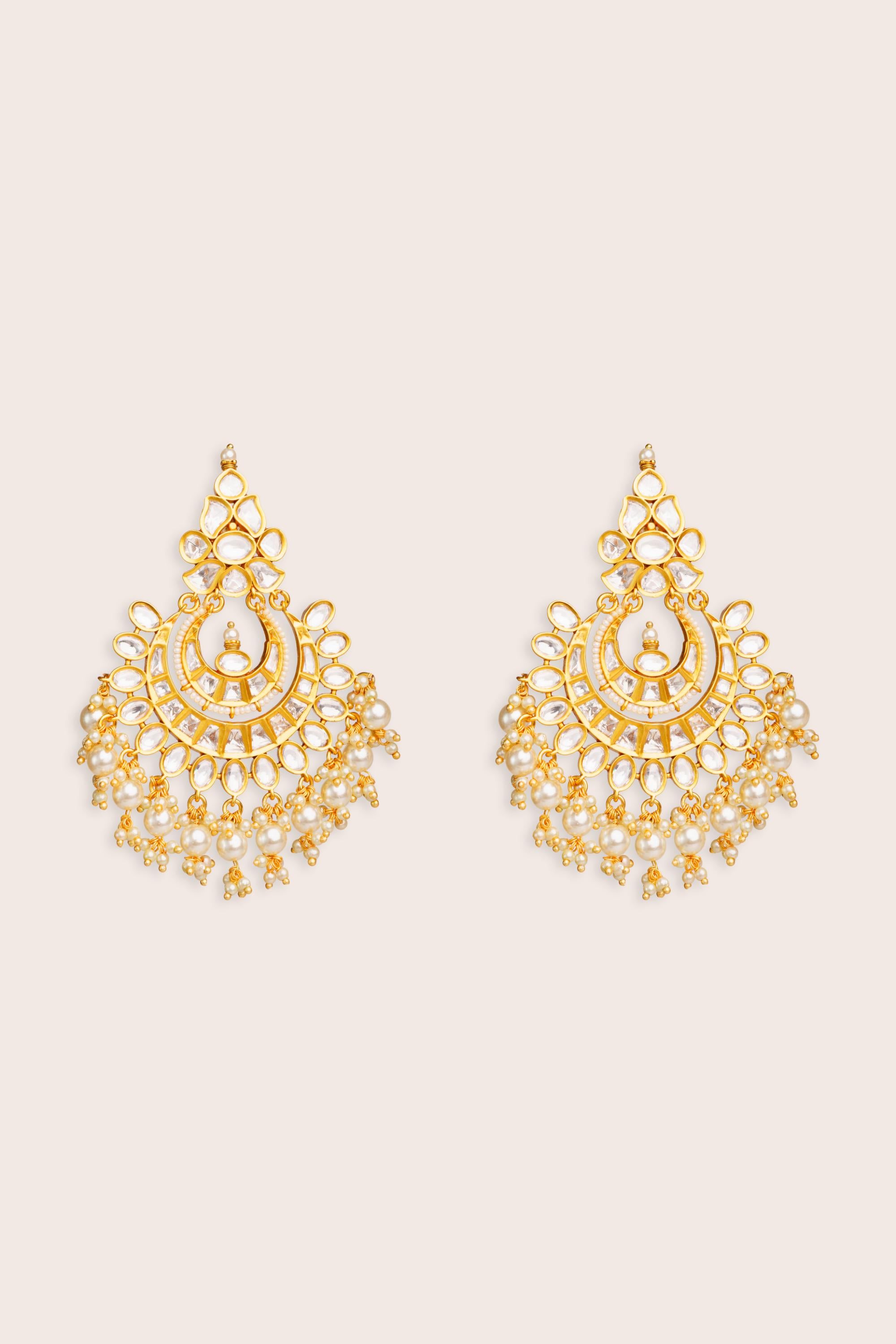 Dramatic and elegant pair of kundan chaandbaalis