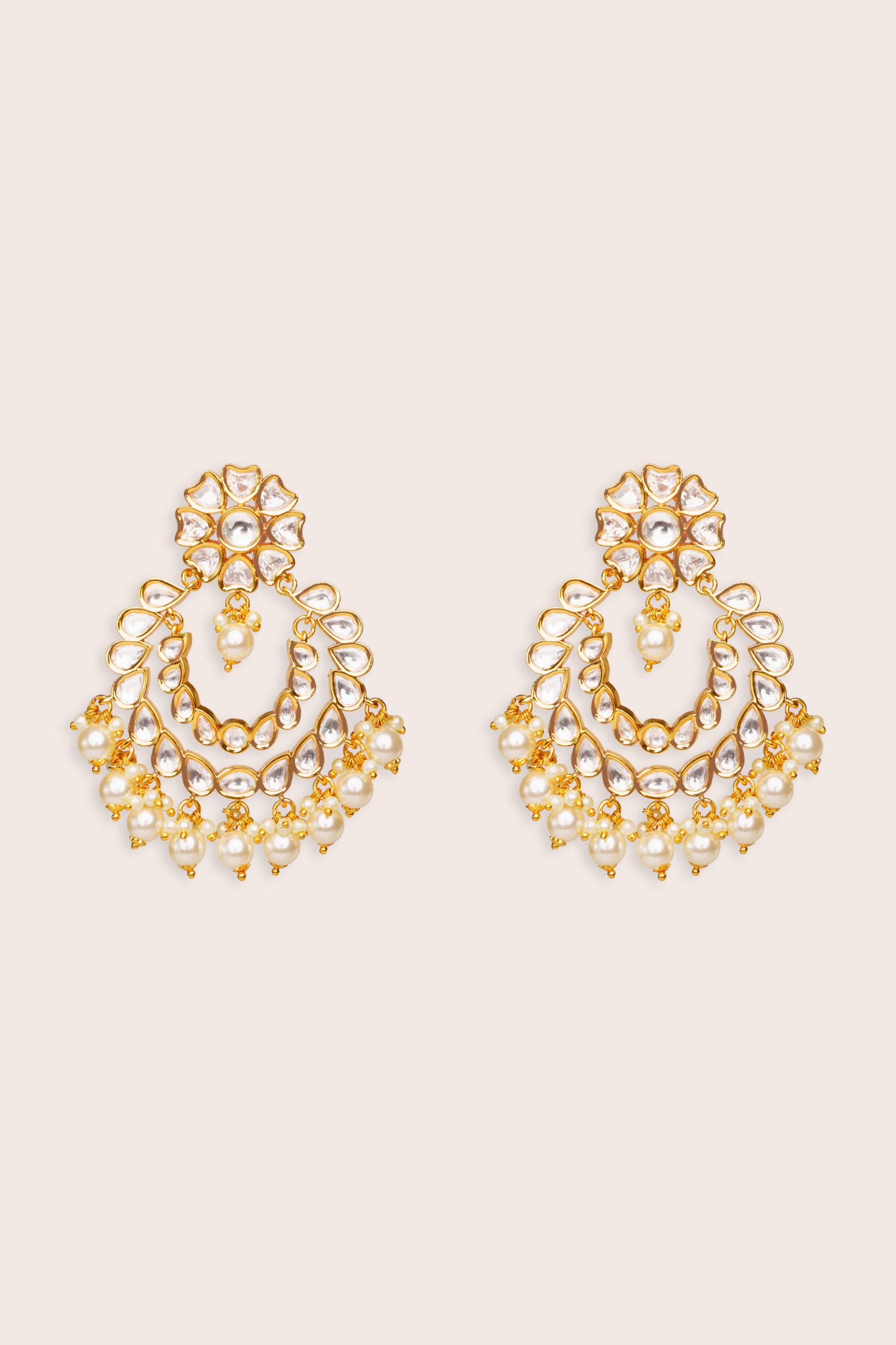 Dramatic and elegant pair of kundan chaandbaalis