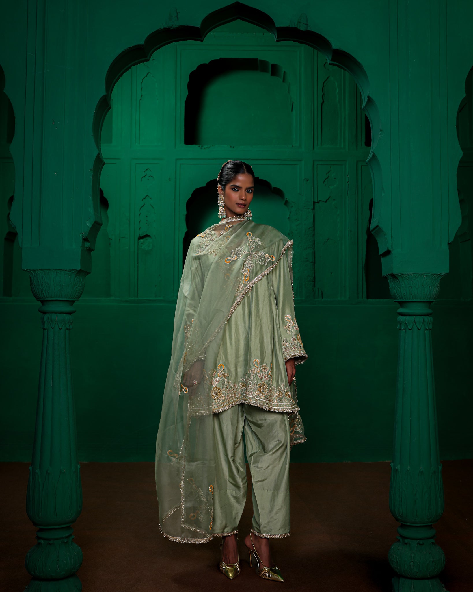 RAVEENA