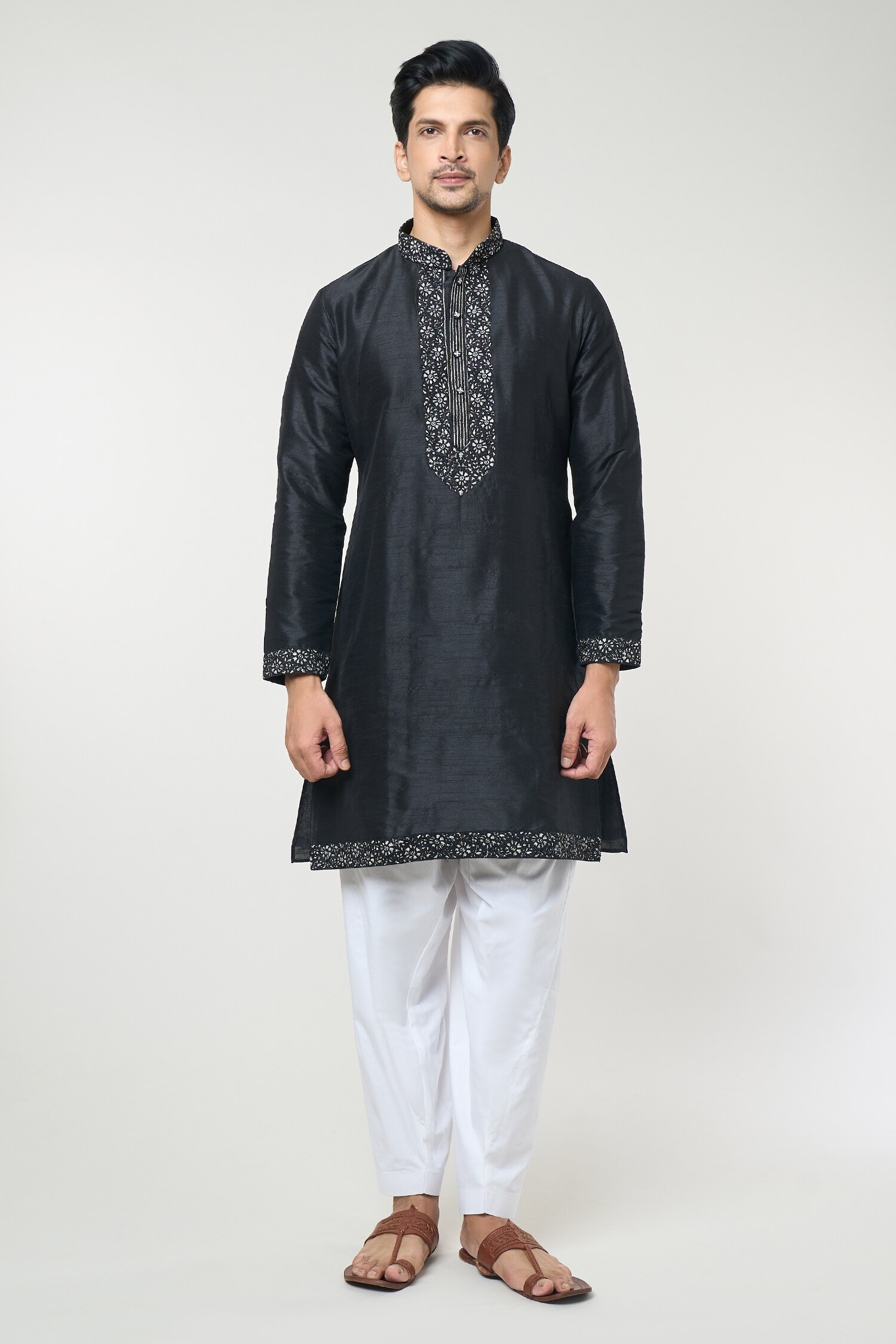 Black Embroidred Kurta Set