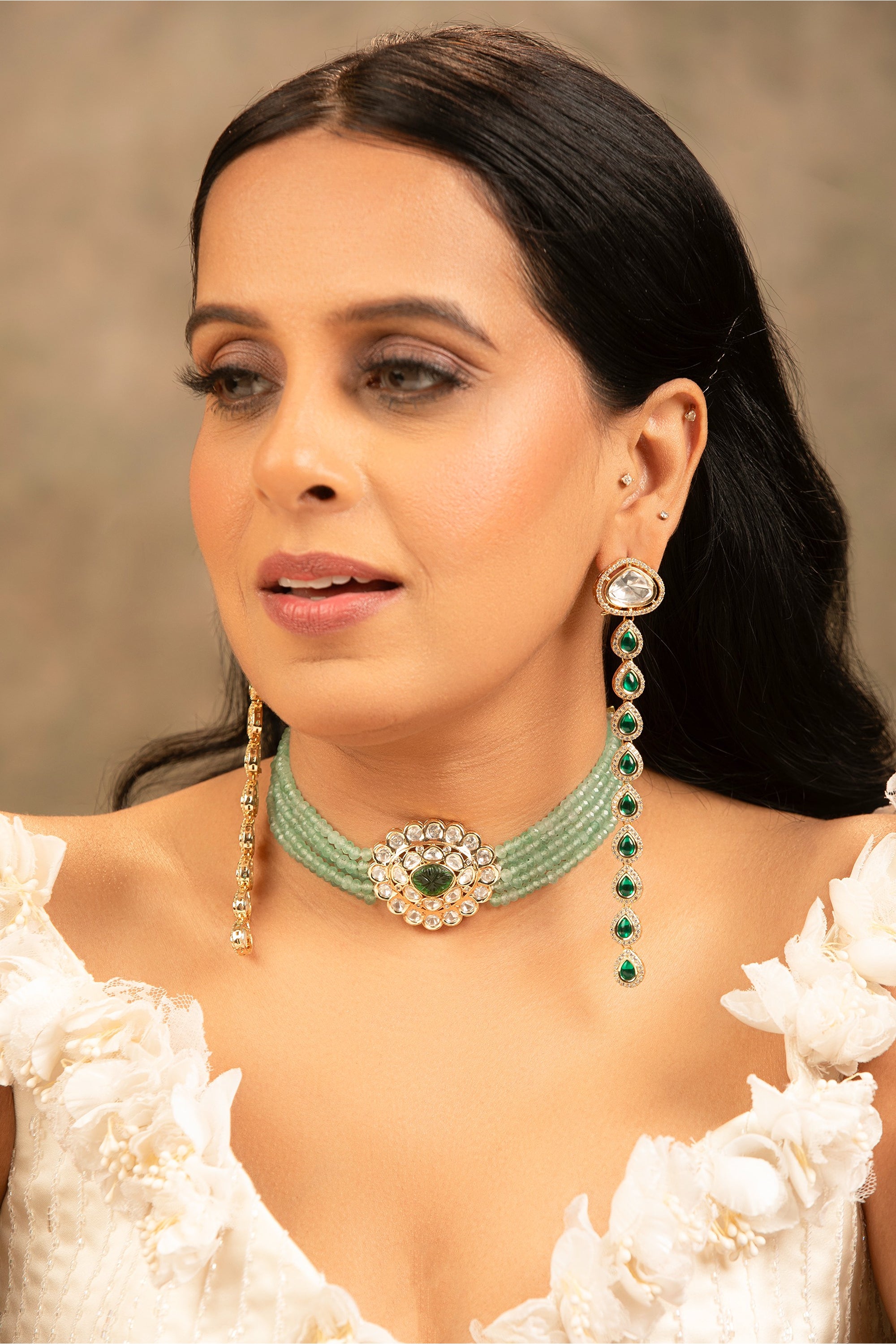 LE UVIN GREEN CHOKER SET
