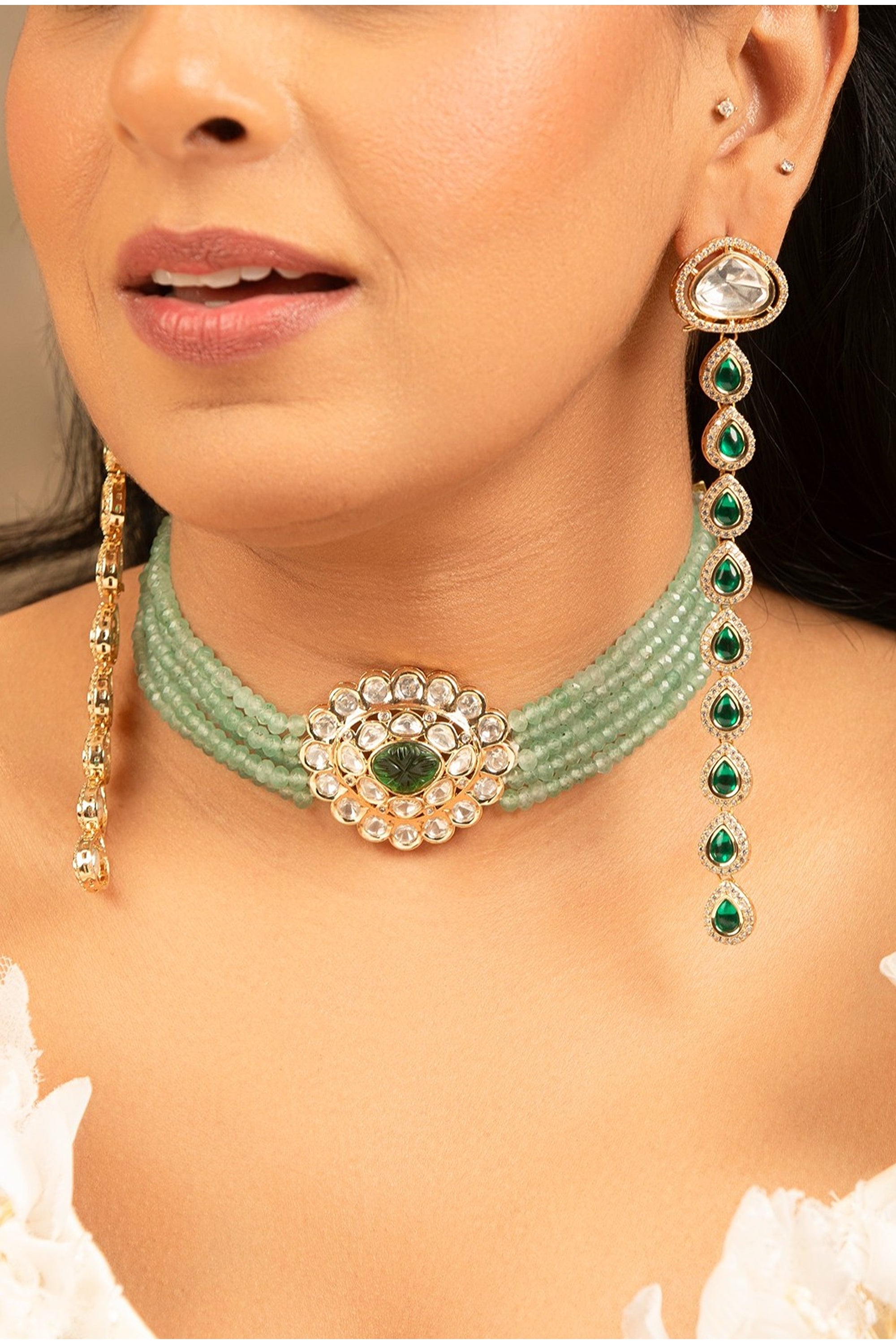 LE UVIN GREEN CHOKER SET