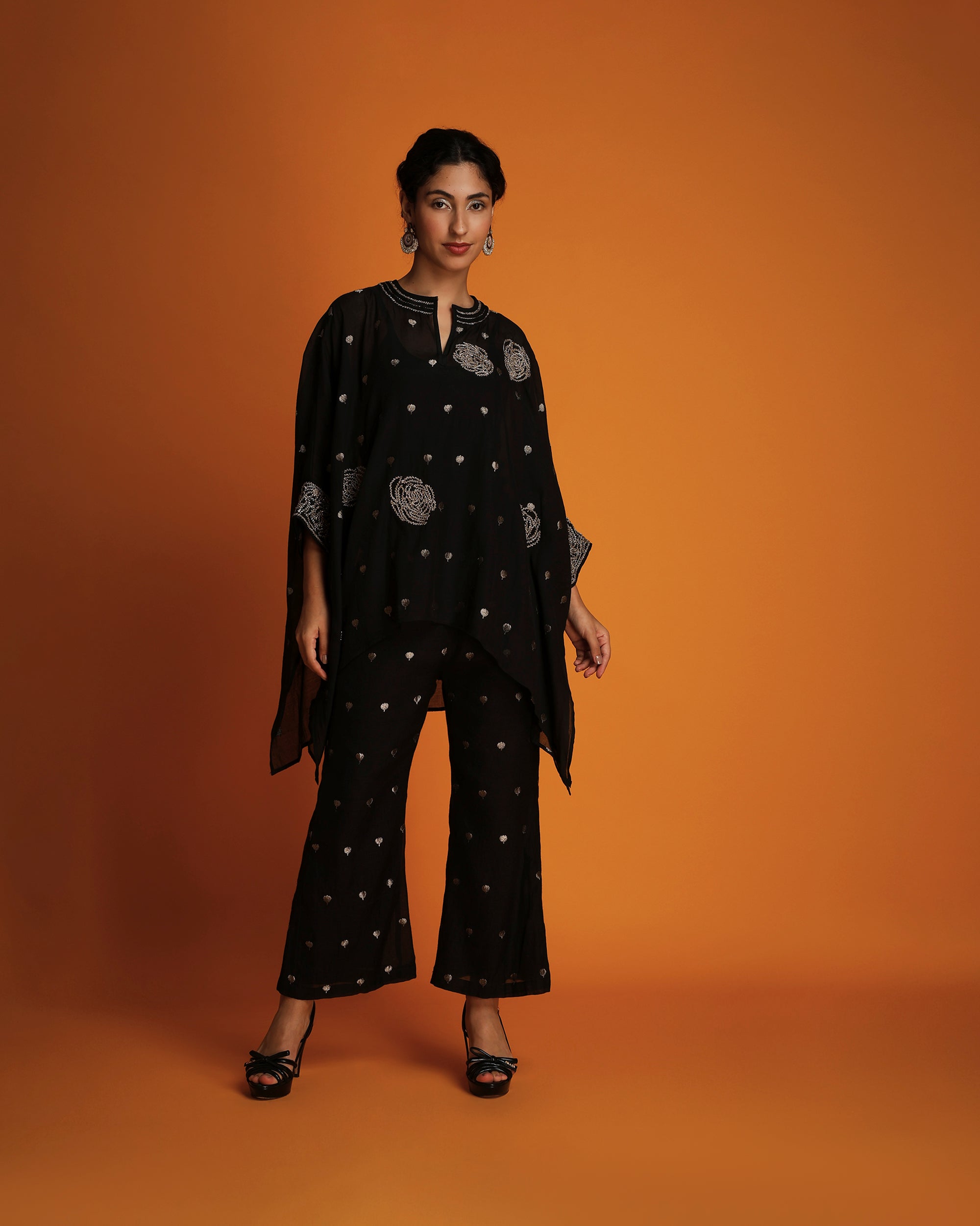 Black embroidered booti kaftan