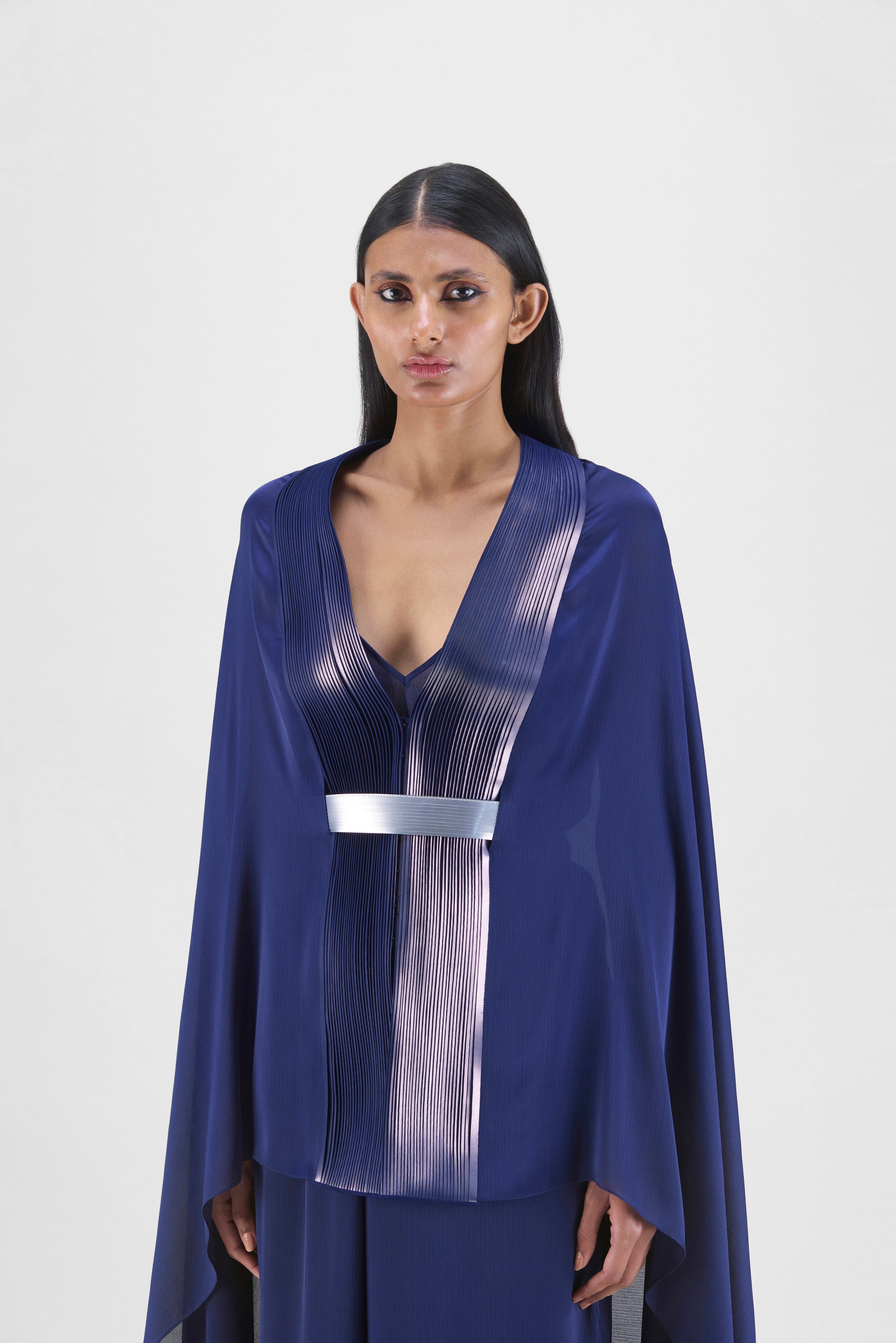 METALLIC SRUCTURED CAPE SET