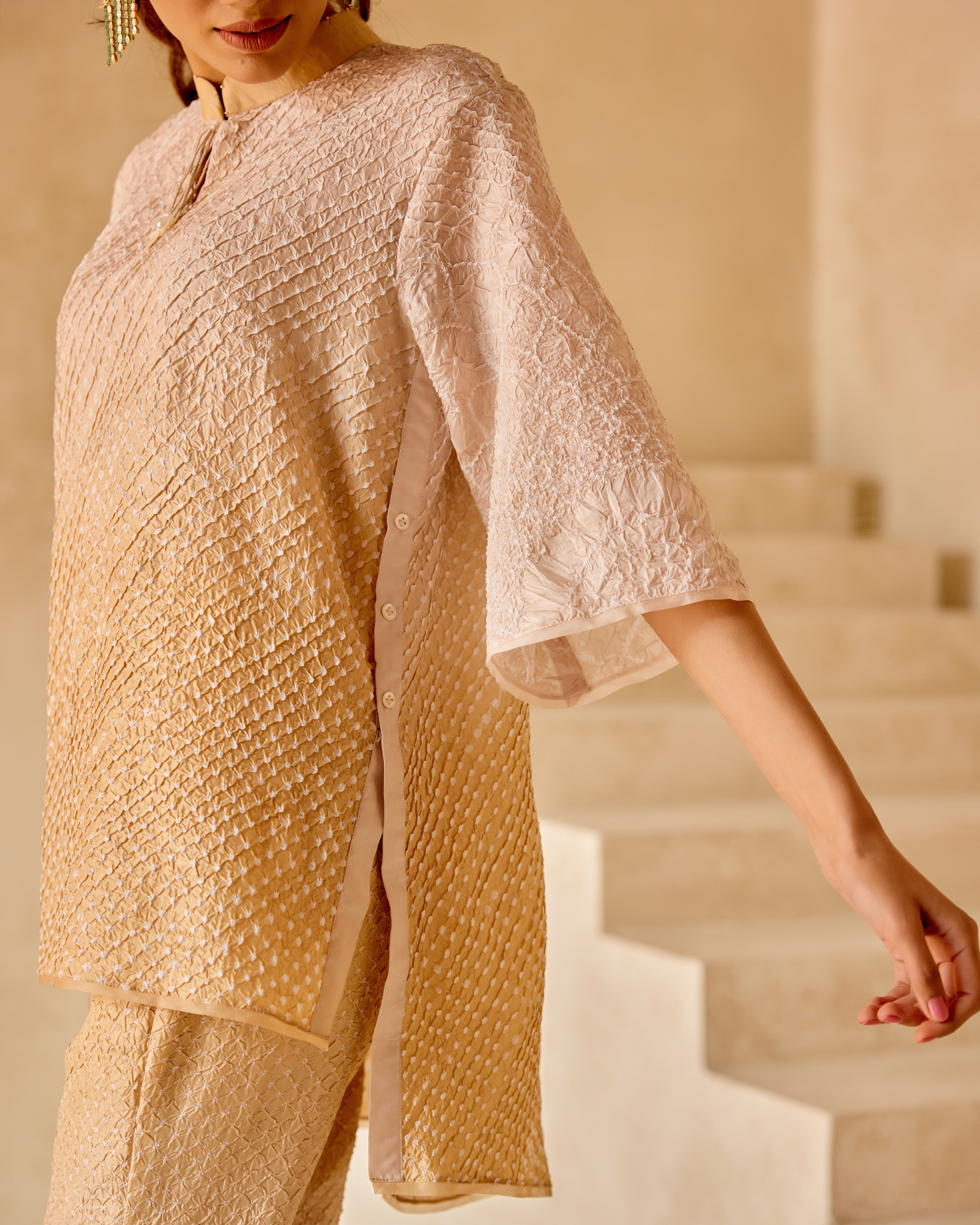 BUTTON TOP WITH PANELS