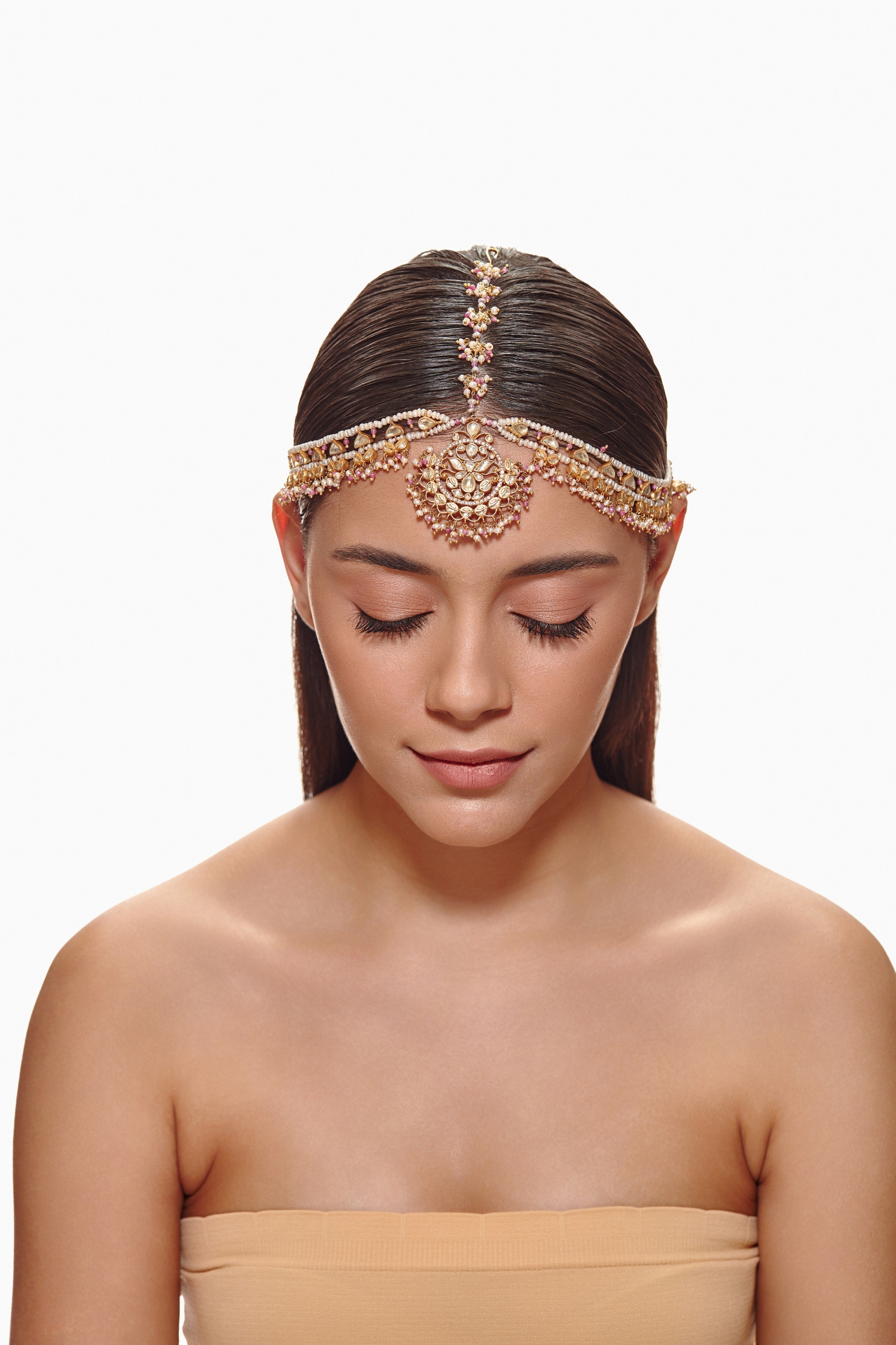 White and pink beaded Kundan Mathapatti