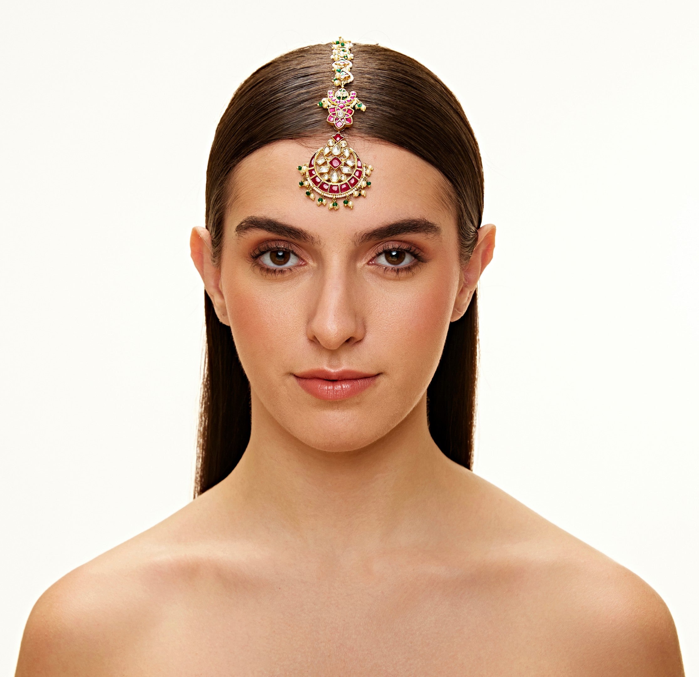 Sulakshana maangtikka