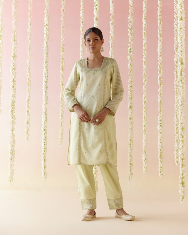 Lotus Green Tissue Kurta with
Narrow Pants & Dupatta - Set of 3