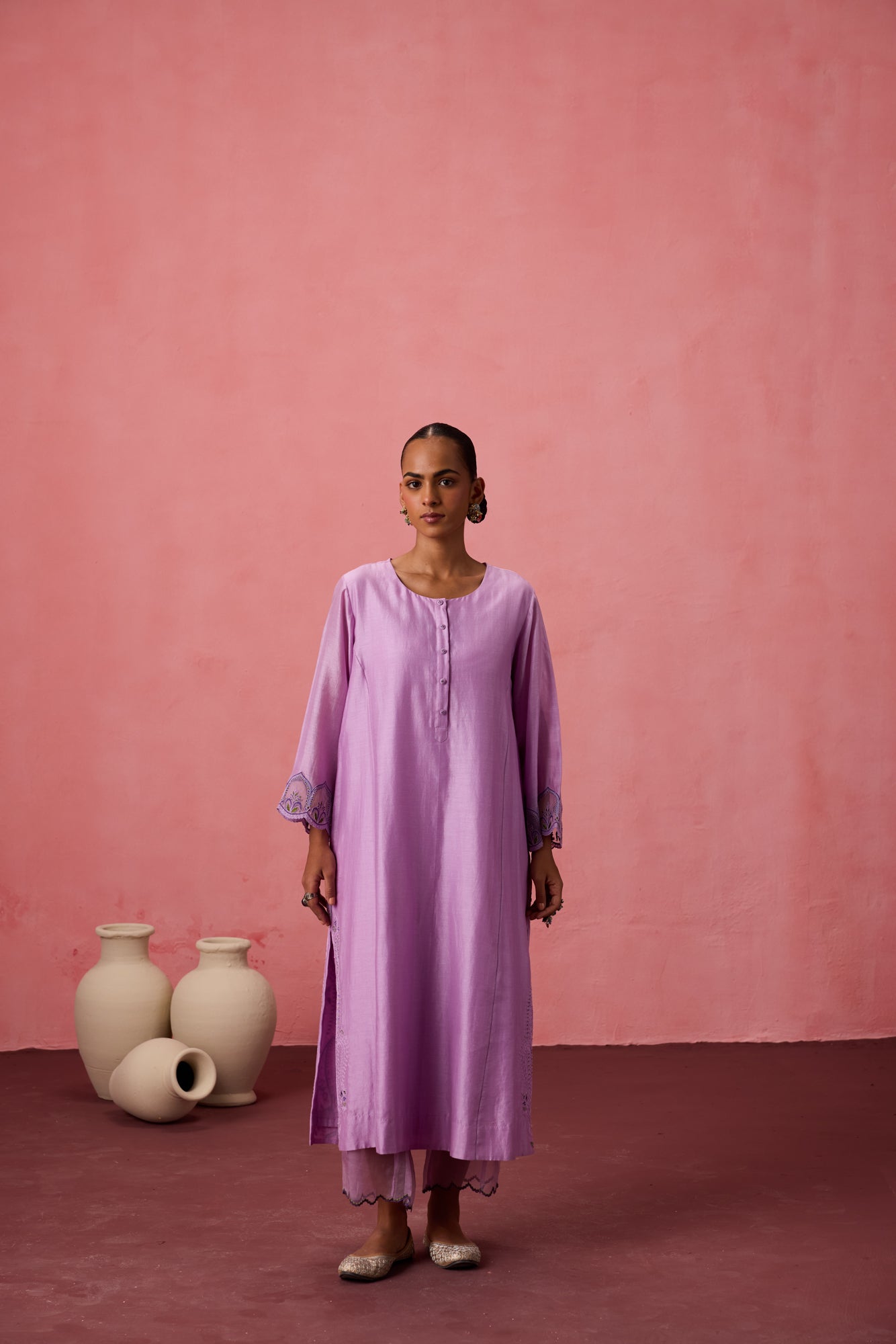 Lilac chanderi dori work embroidered kurta paired with pant & organza dupatta