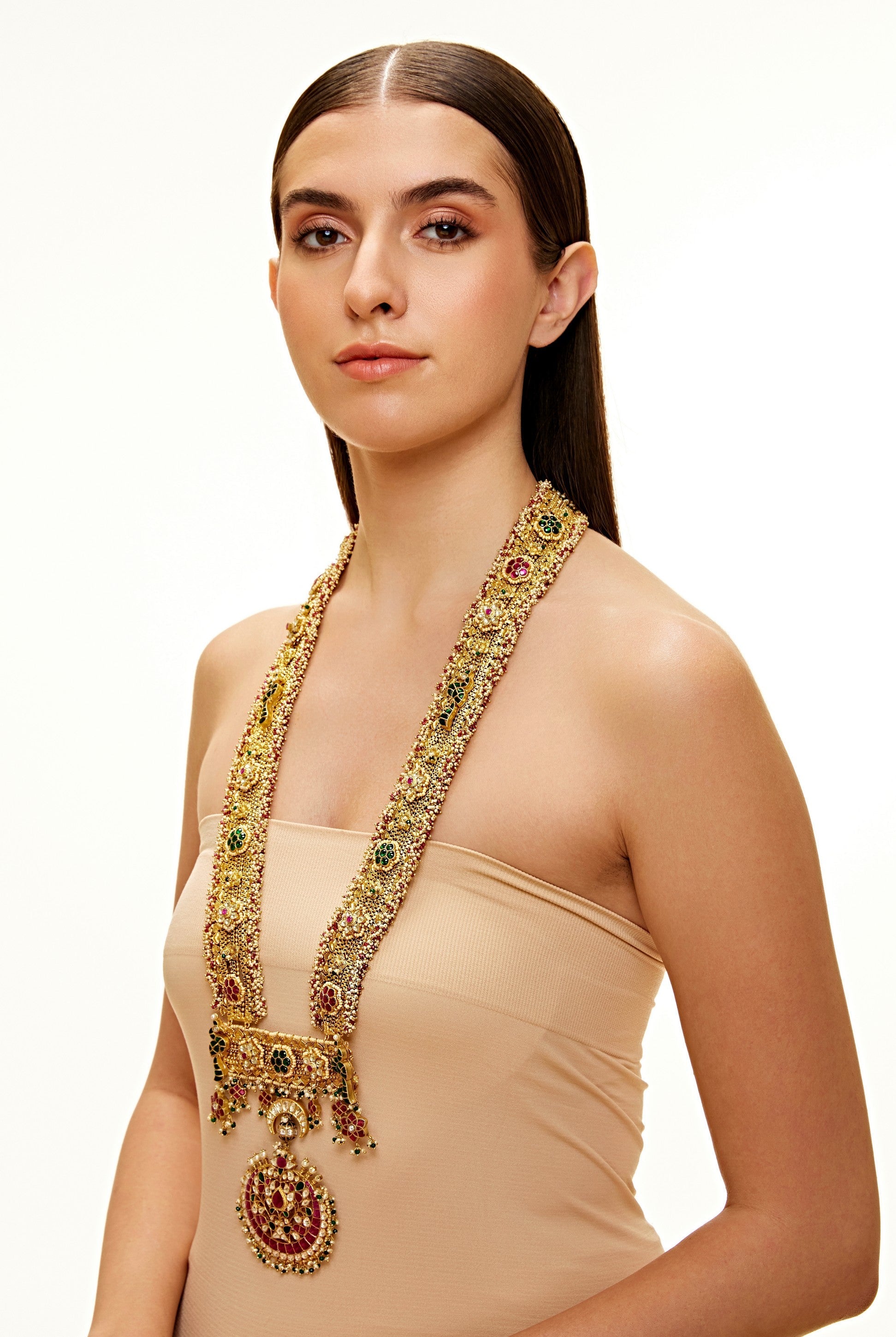 Pushpapravah long necklace