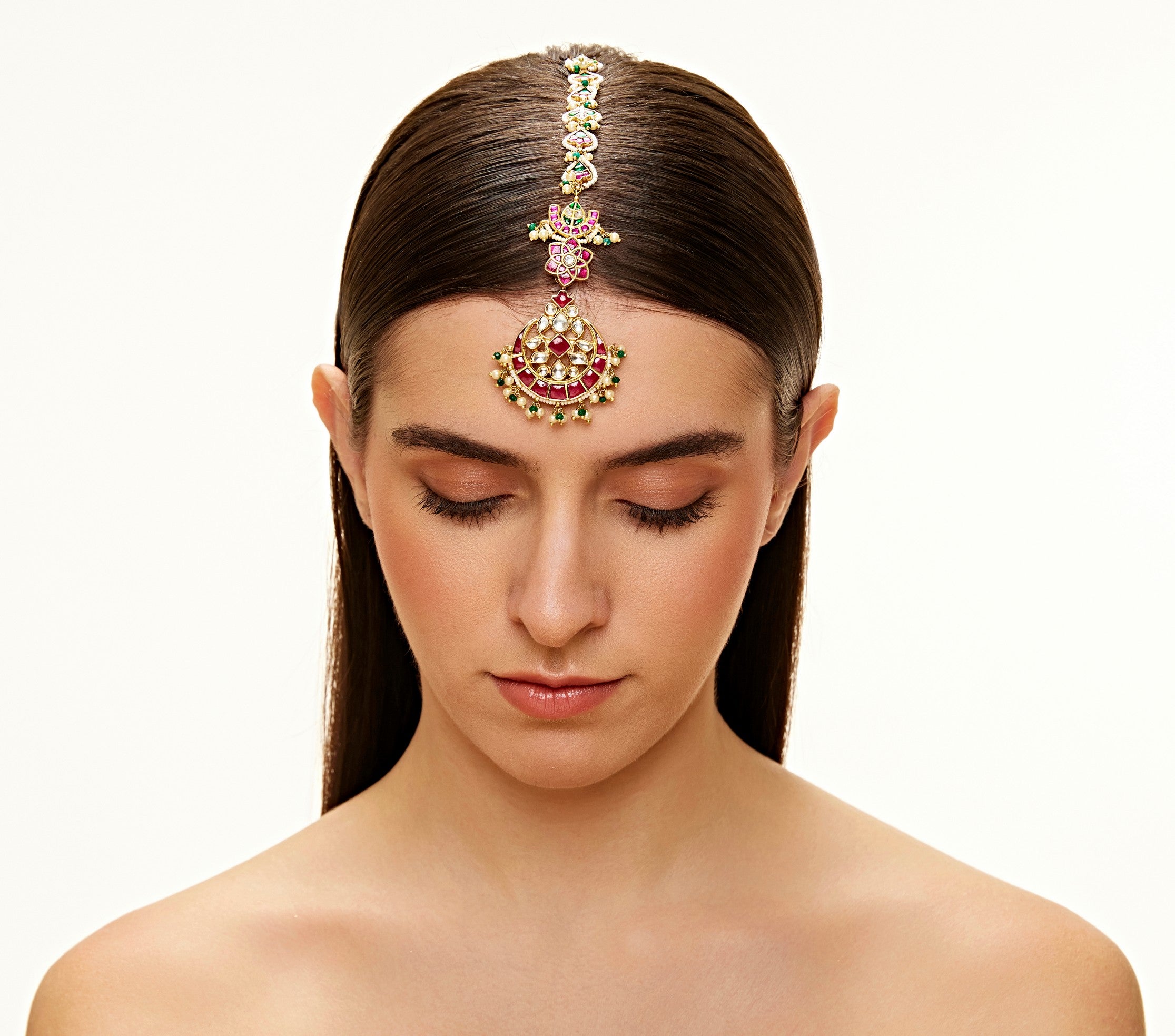 Sulakshana maangtikka