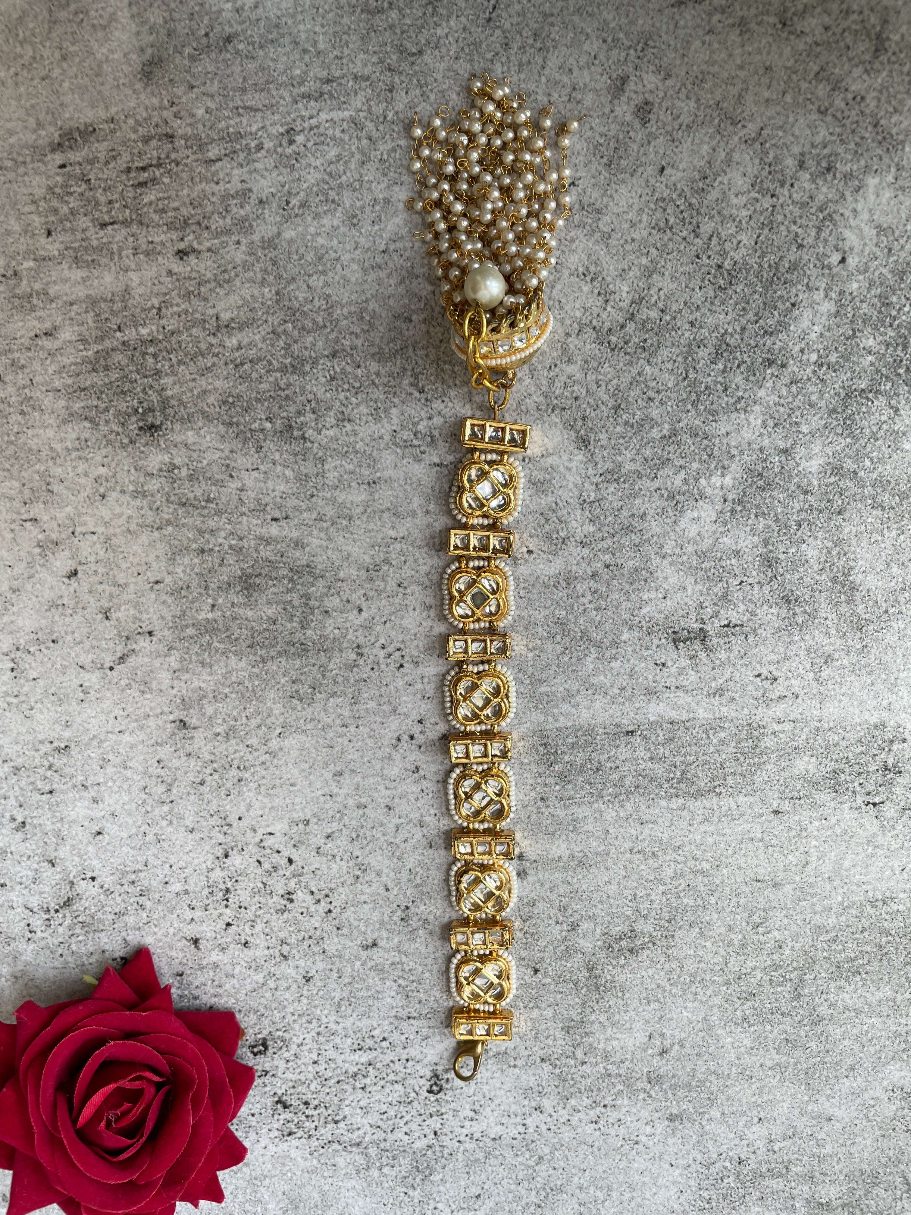 BRACELET