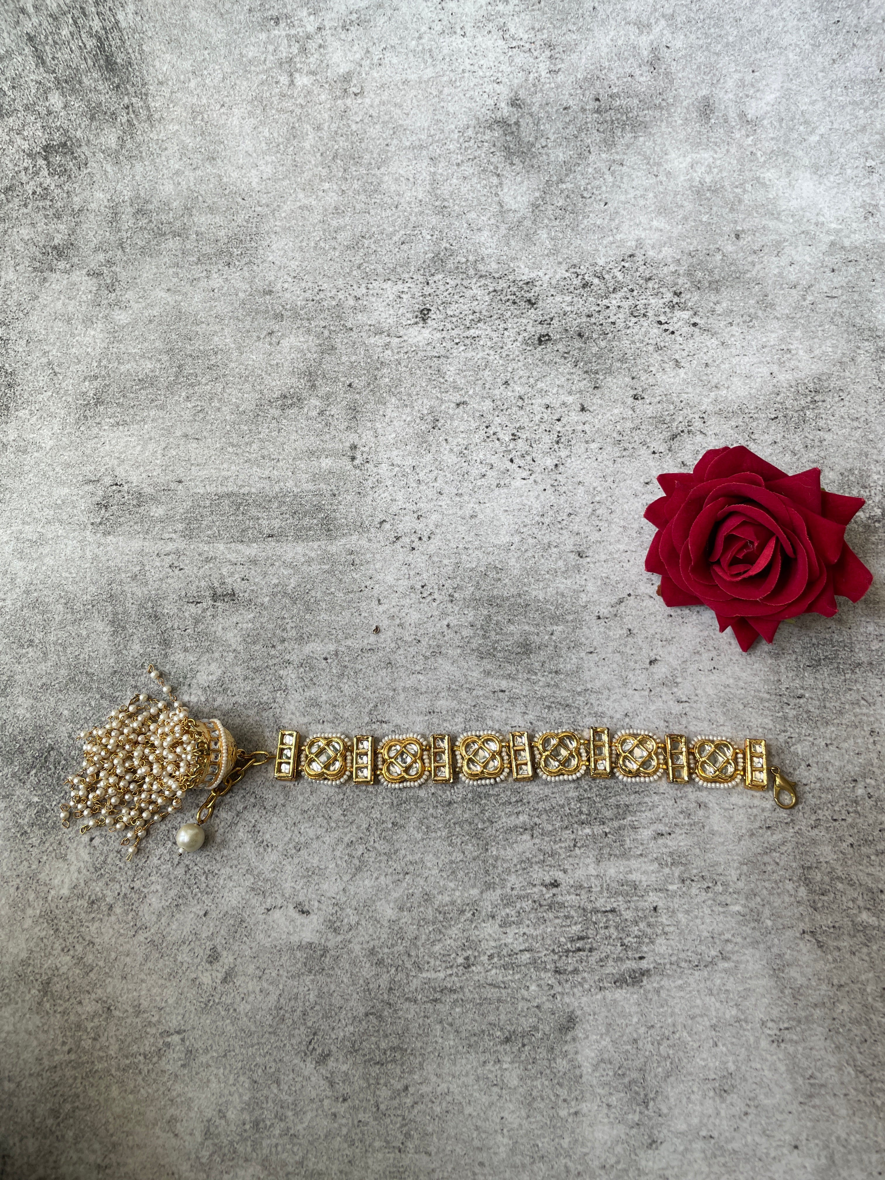BRACELET