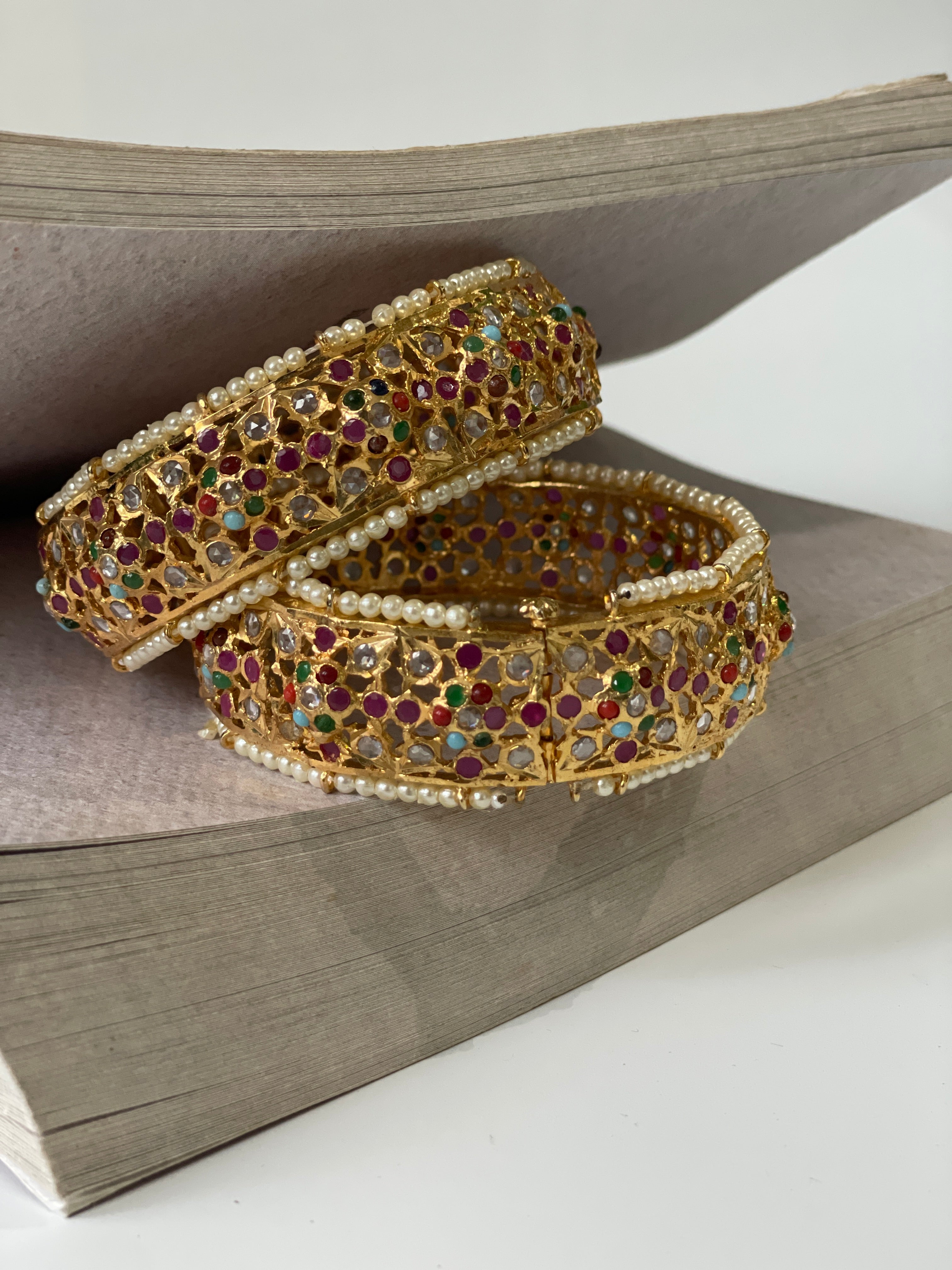 BANGLES