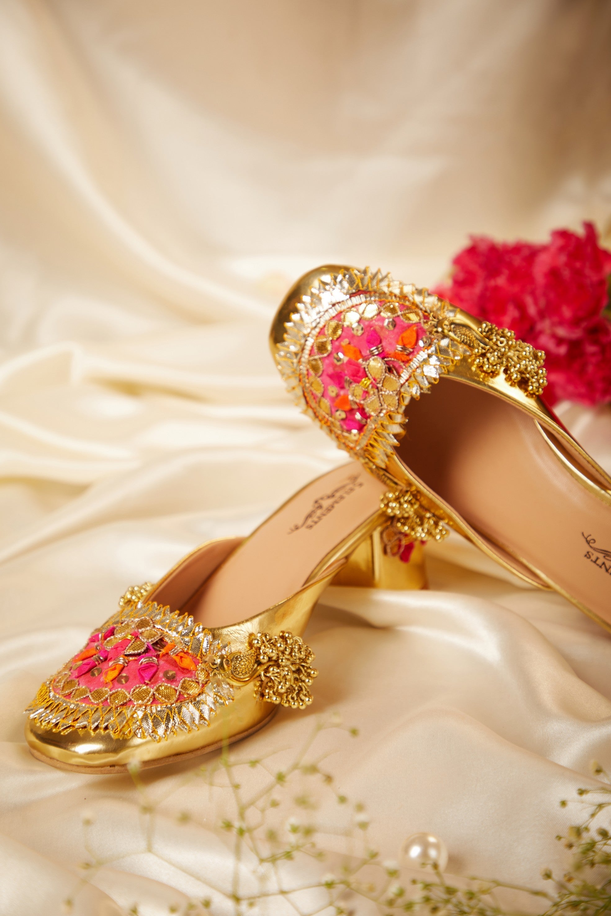 Goota love-mule heel