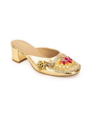 Goota love yellow-mule heel