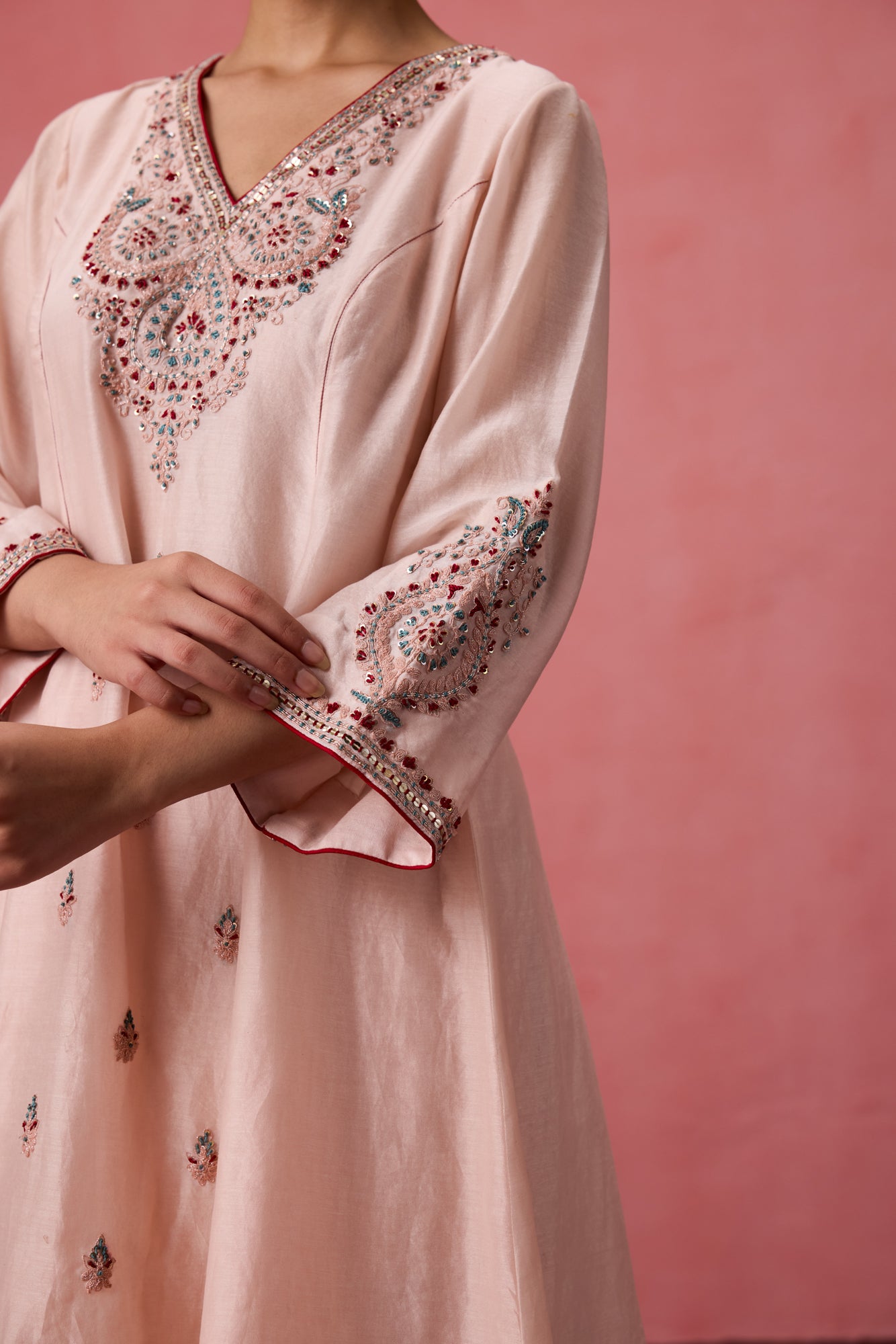 Cozy peach chanderi dori work and resham buti and heavy neckline embroidered kurta paired with pant & organza dupatta