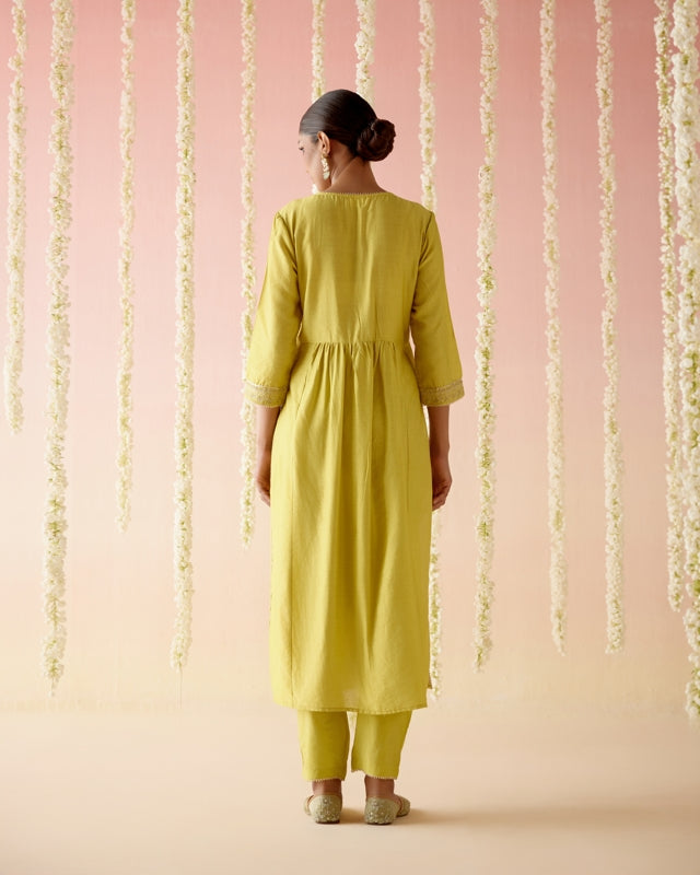 Lilly Lime Chanderi Kurta with
Narrow Pants & Dupatta - Set of 3