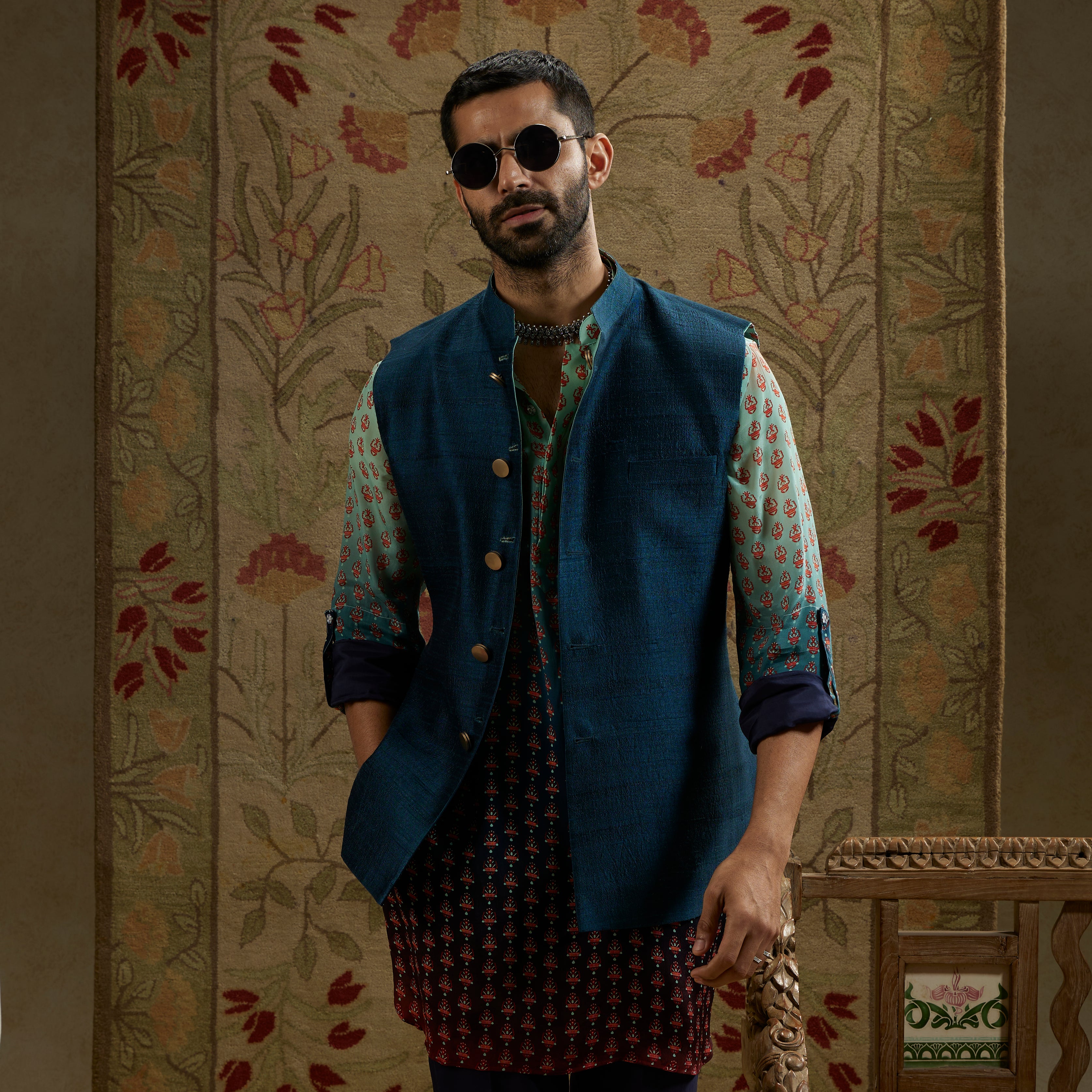 Blue Red Ombre Printed Reversible Bundi