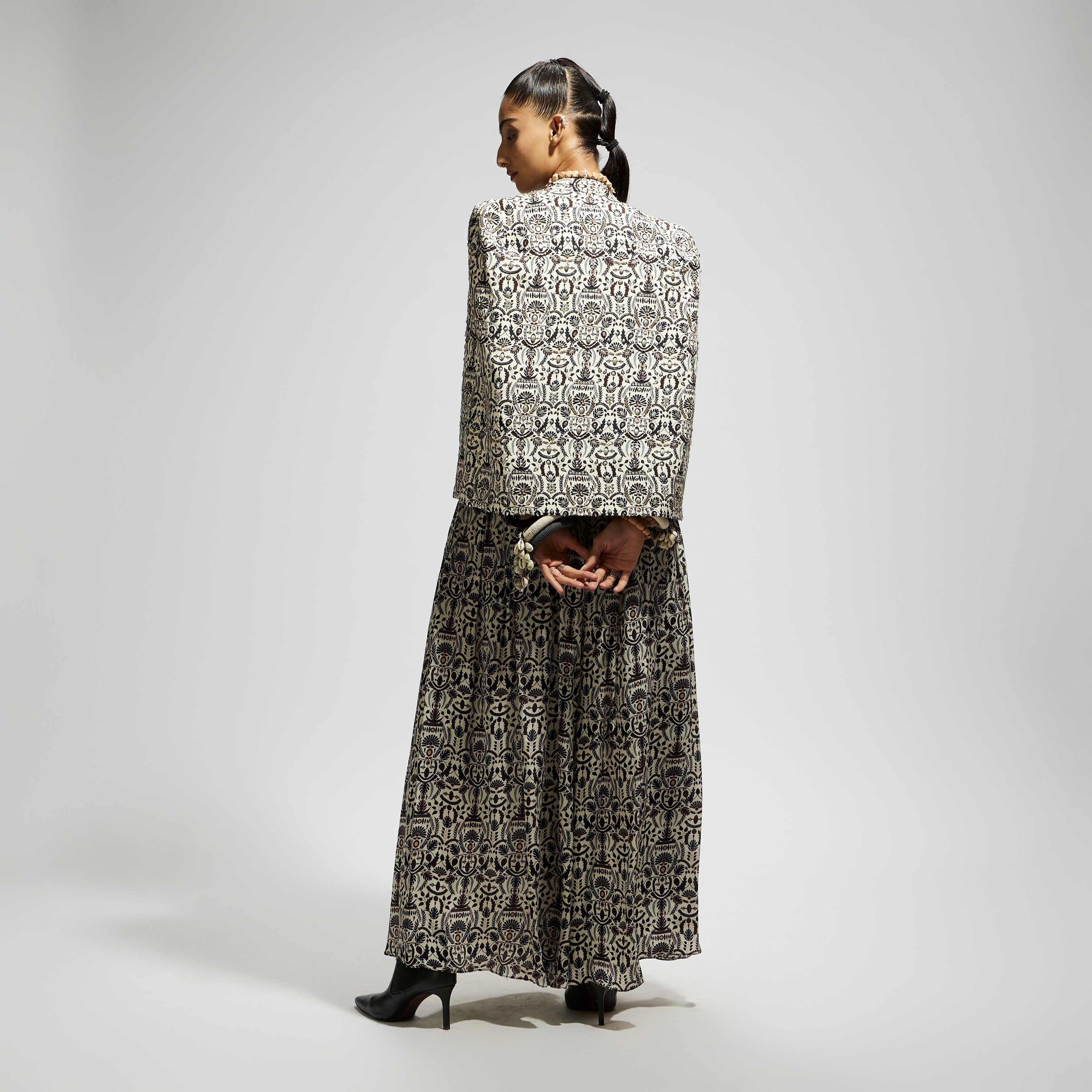 WHITE EMBELLISHED JAAL CAPE JACKET SET