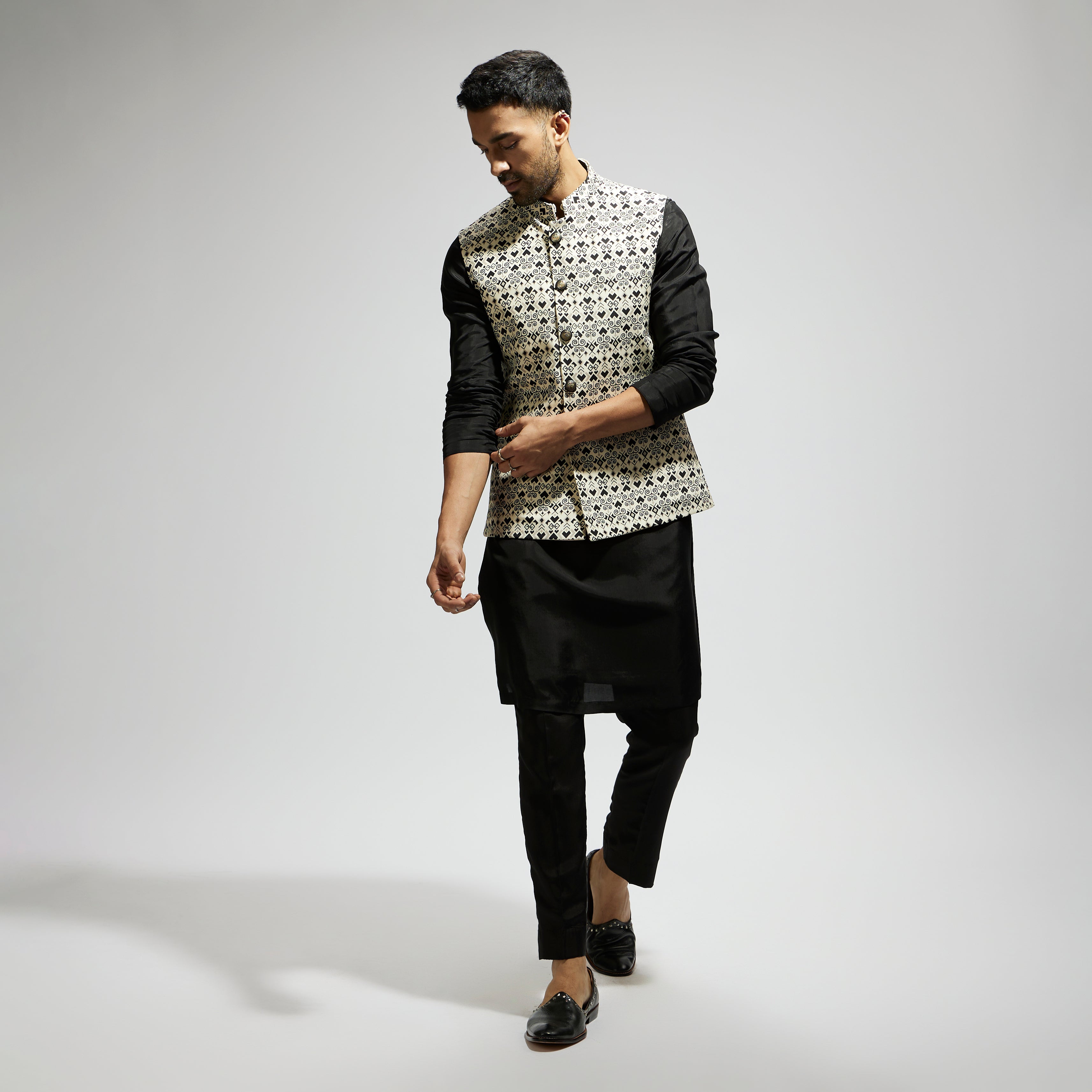 WHITE GEO PRINTED BUNDI AND BLACK KURTA AND PANTS
