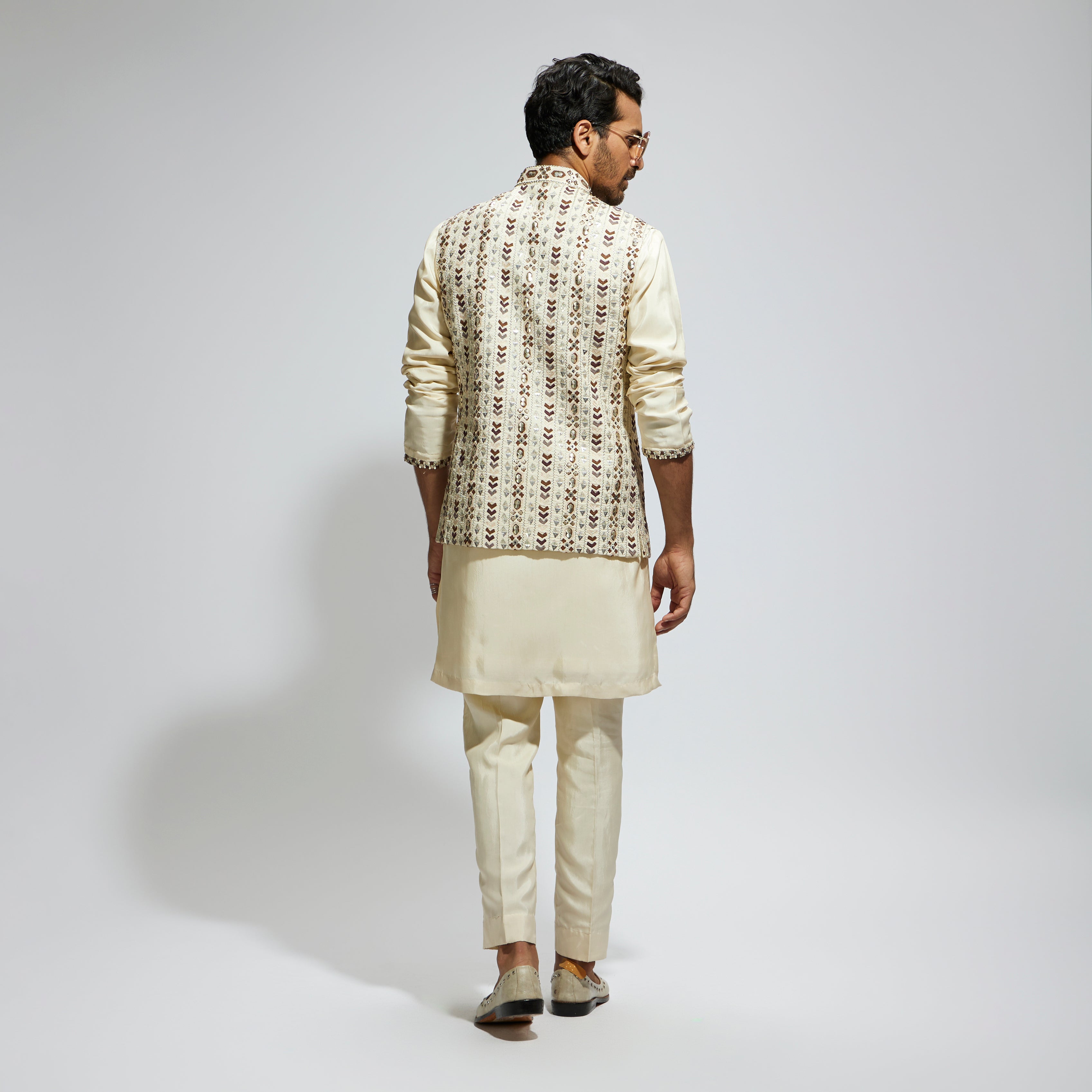 IVORY GEO EMBELLISHED BUNDI WITH KURTA AND PANTS
