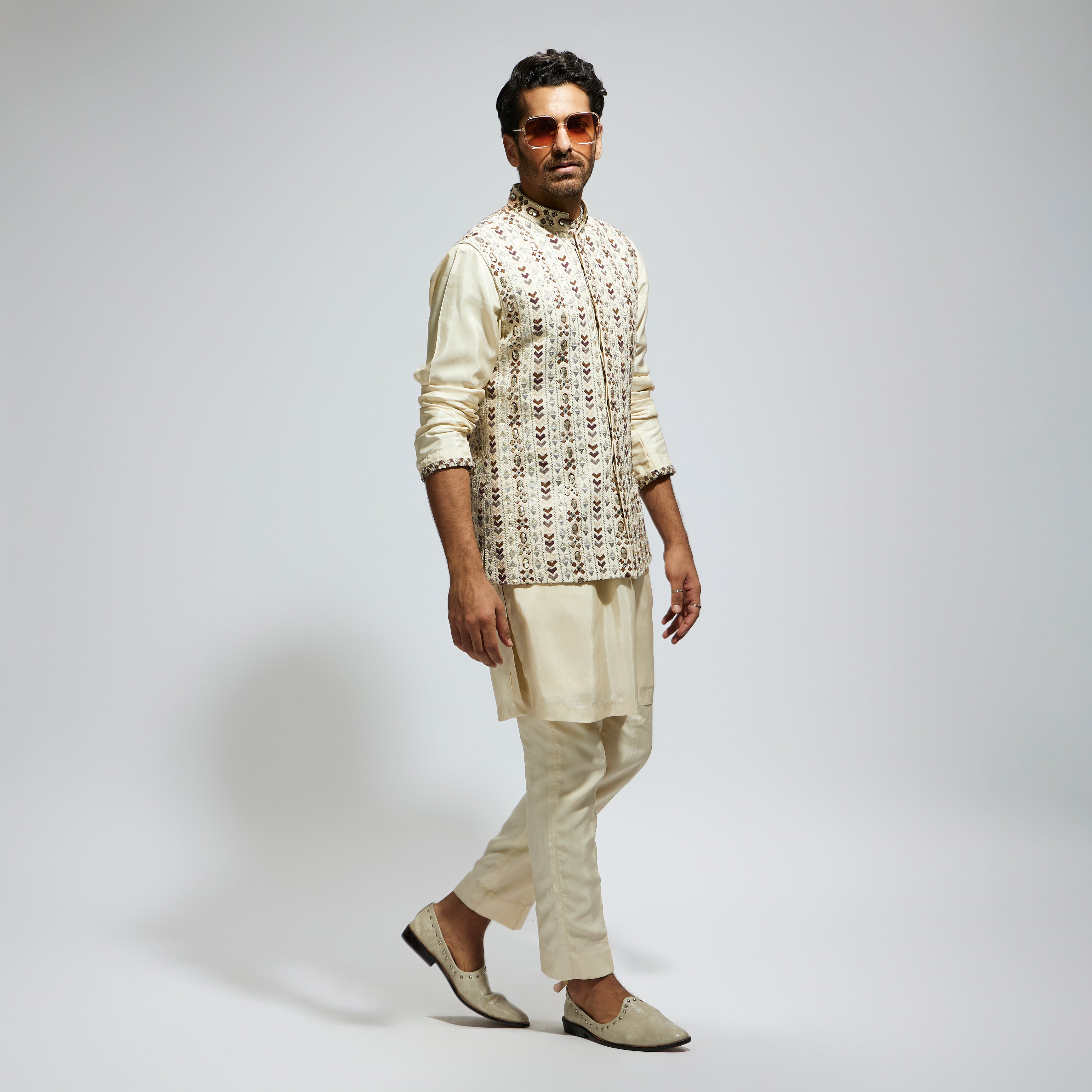 IVORY GEO EMBELLISHED BUNDI WITH KURTA AND PANTS