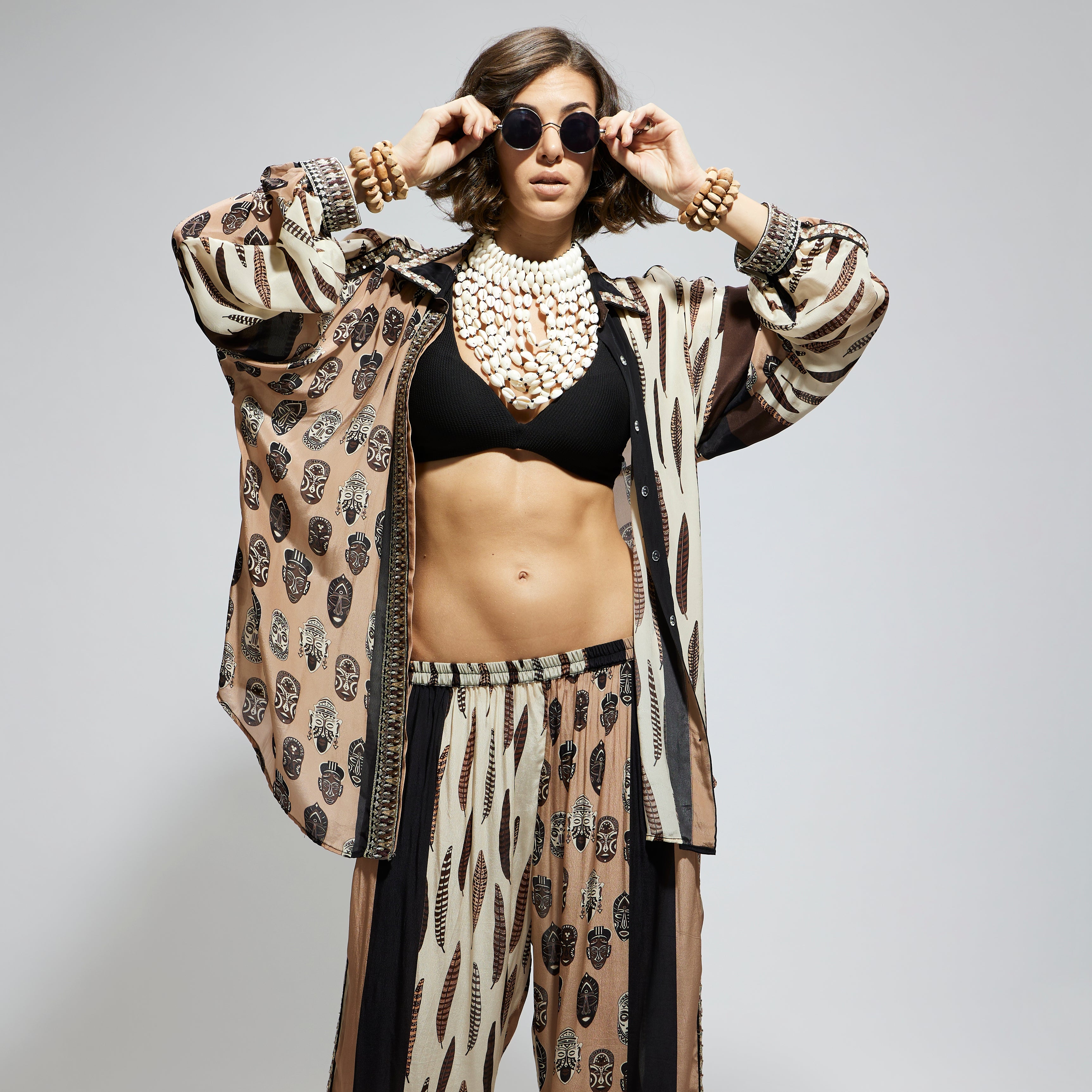 MASK AND FEATHER PRINT OVERSIZED COORD SET