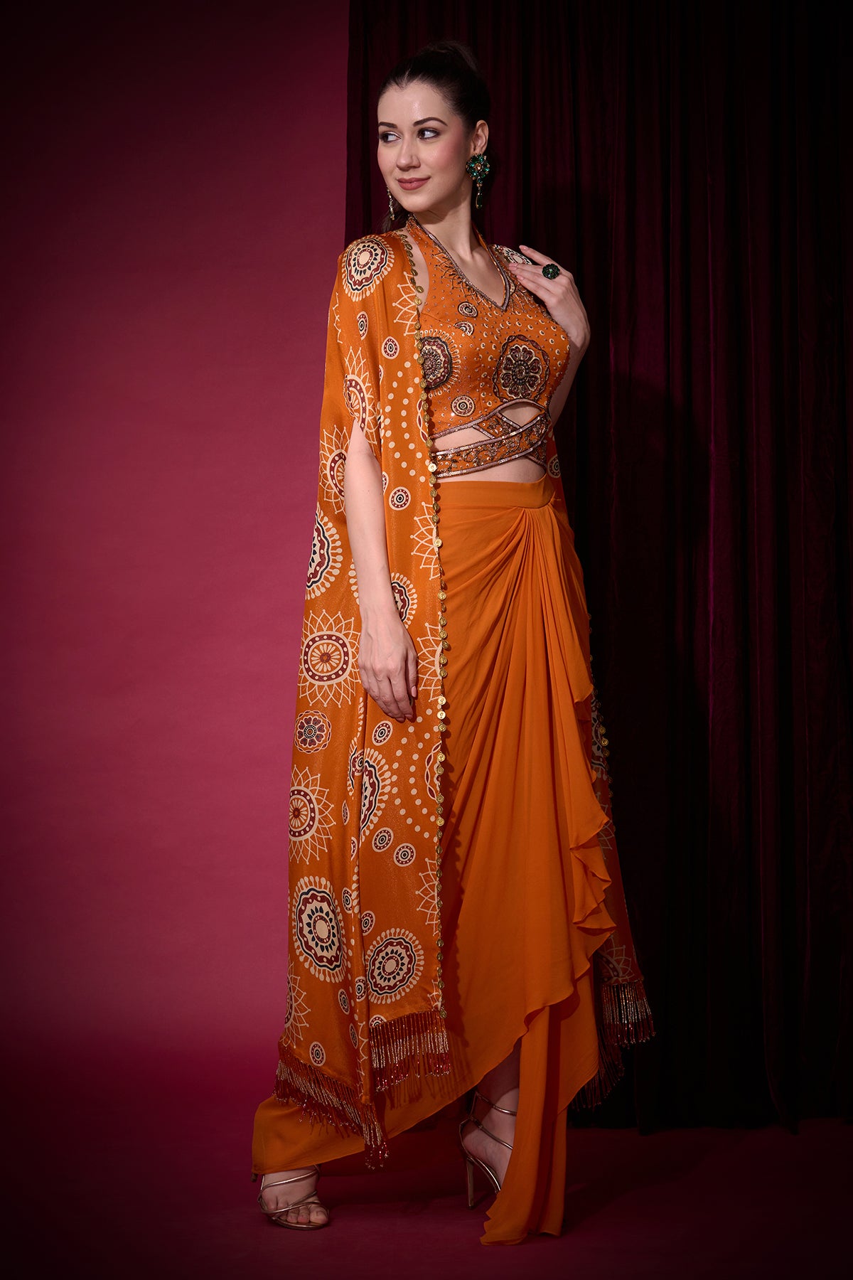 GOLAKAARI CAPE SET