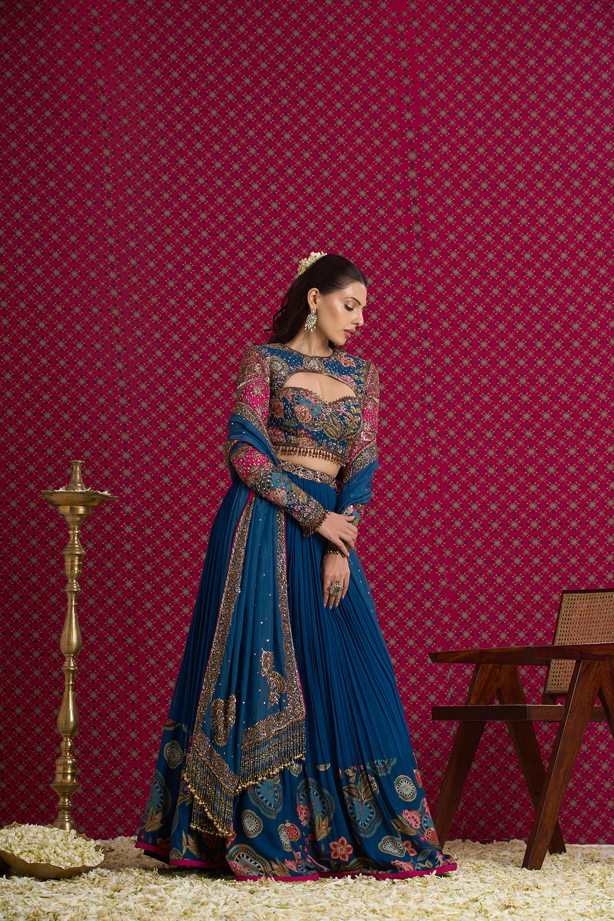 NEELAMBARI LEHENGA 02