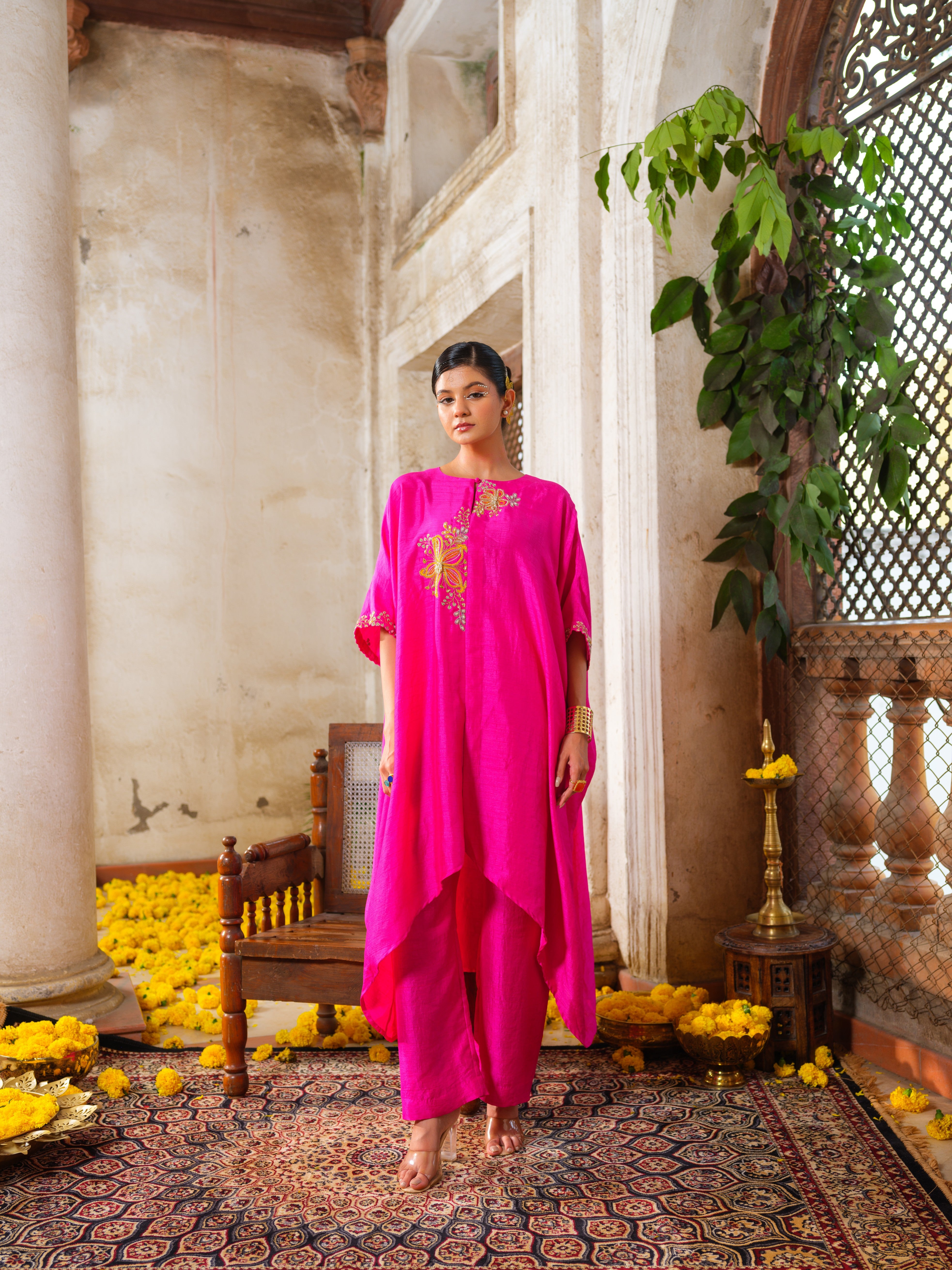 Gulaal kaftan kurtha set