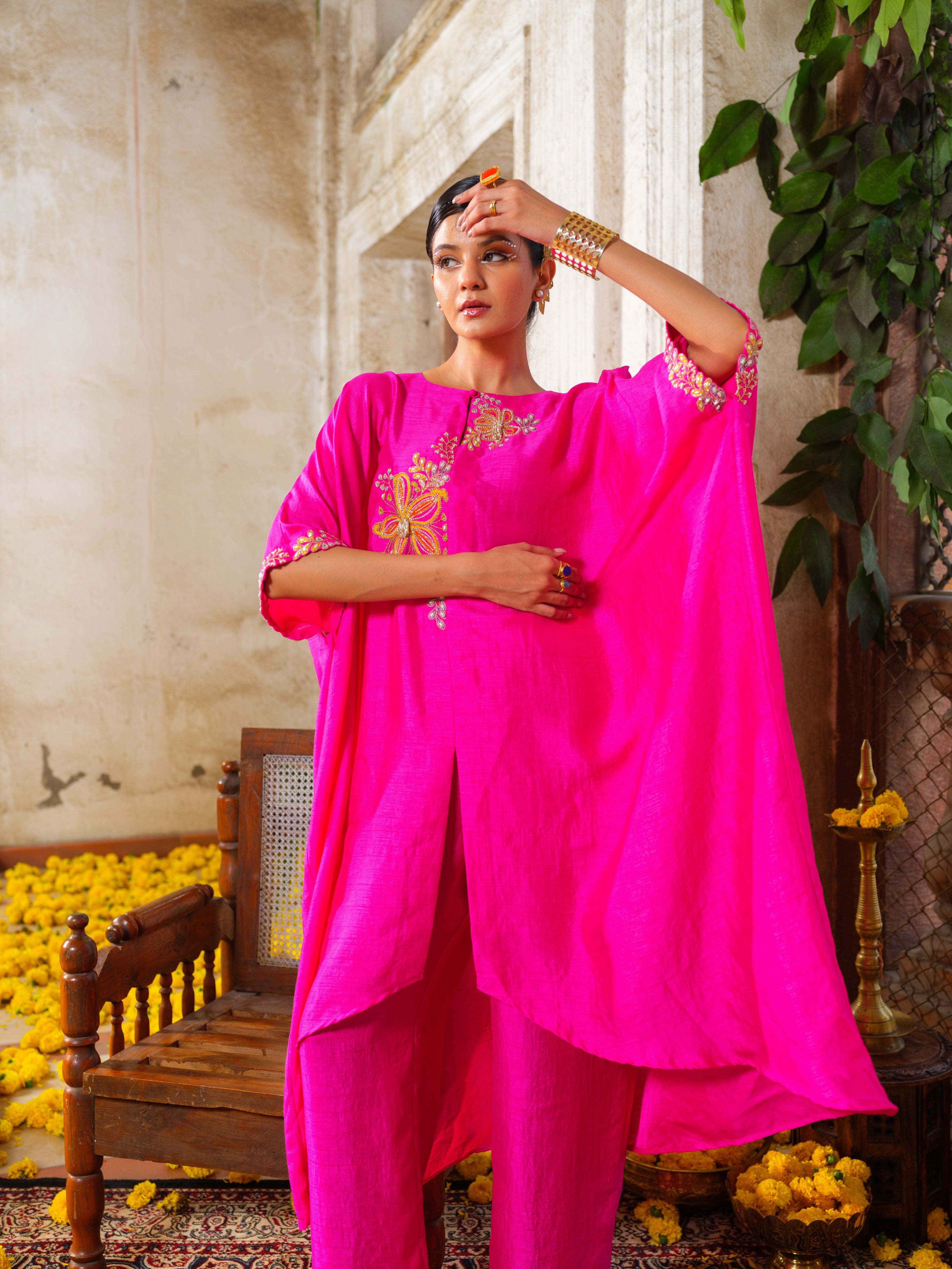 Gulaal kaftan kurtha set