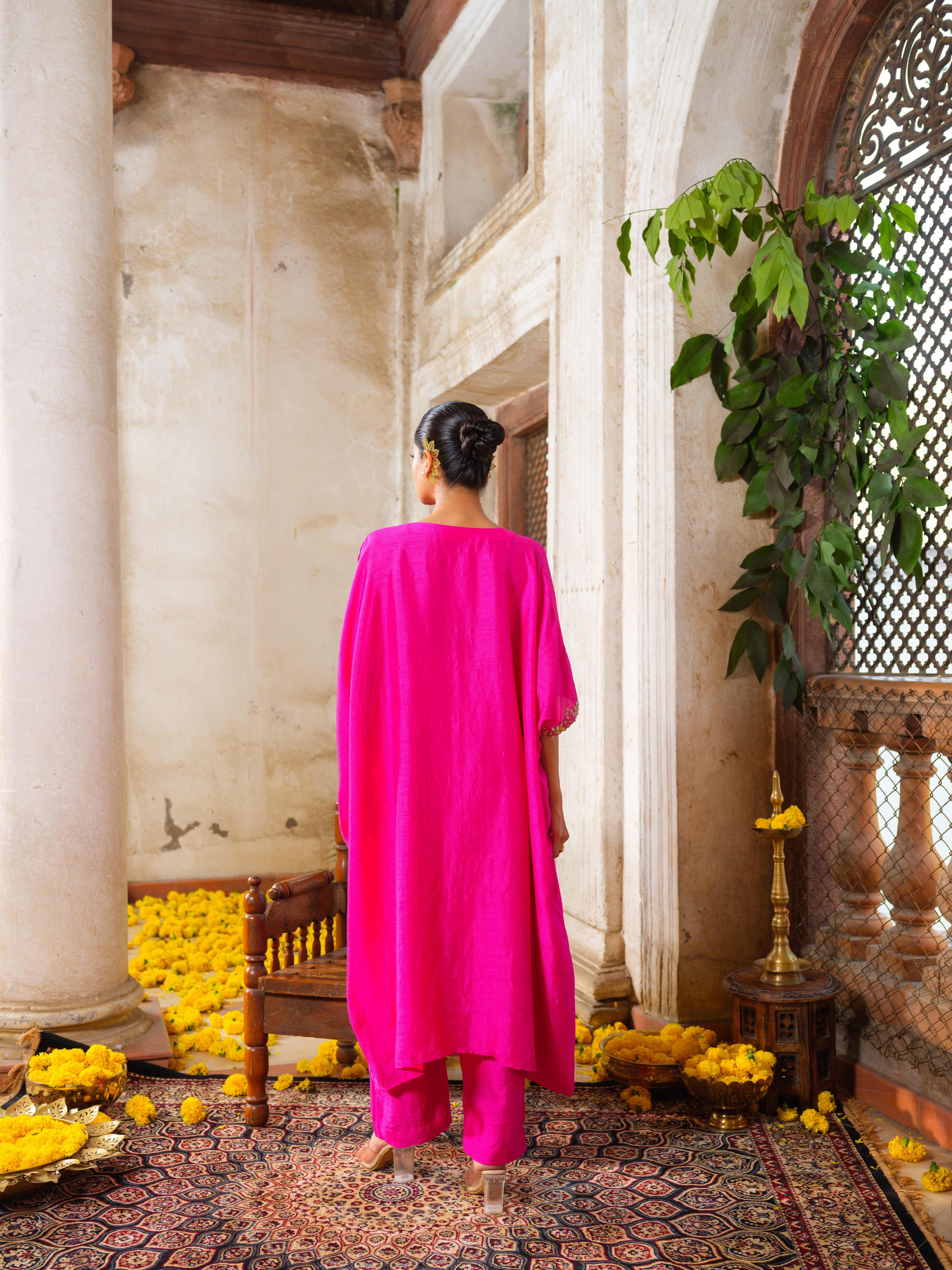Gulaal kaftan kurtha set