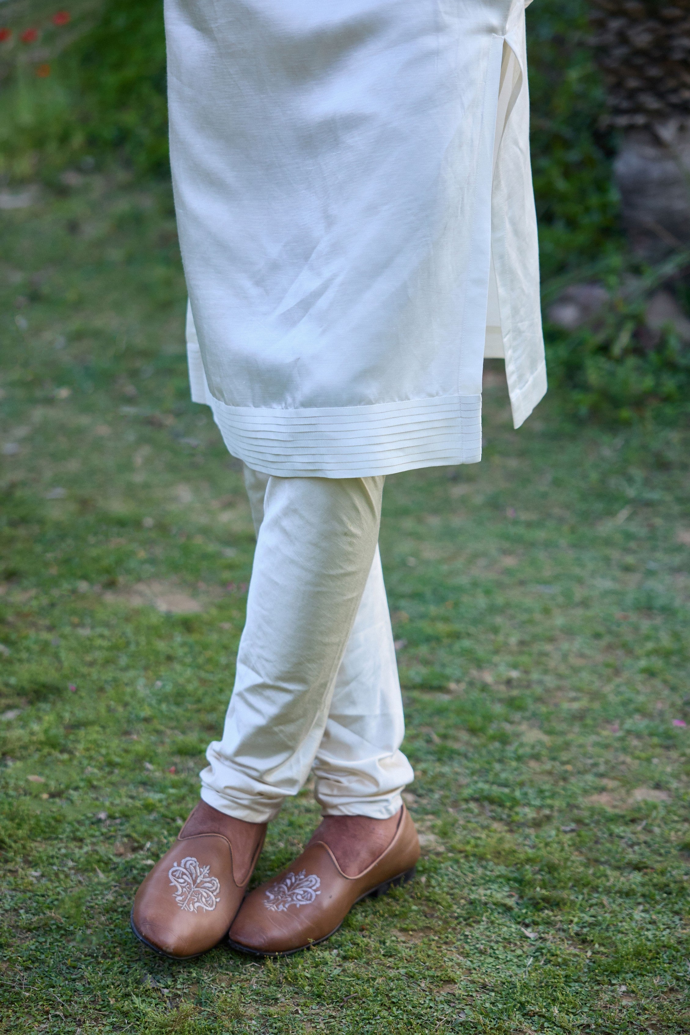IVORY PLEATED KURTA