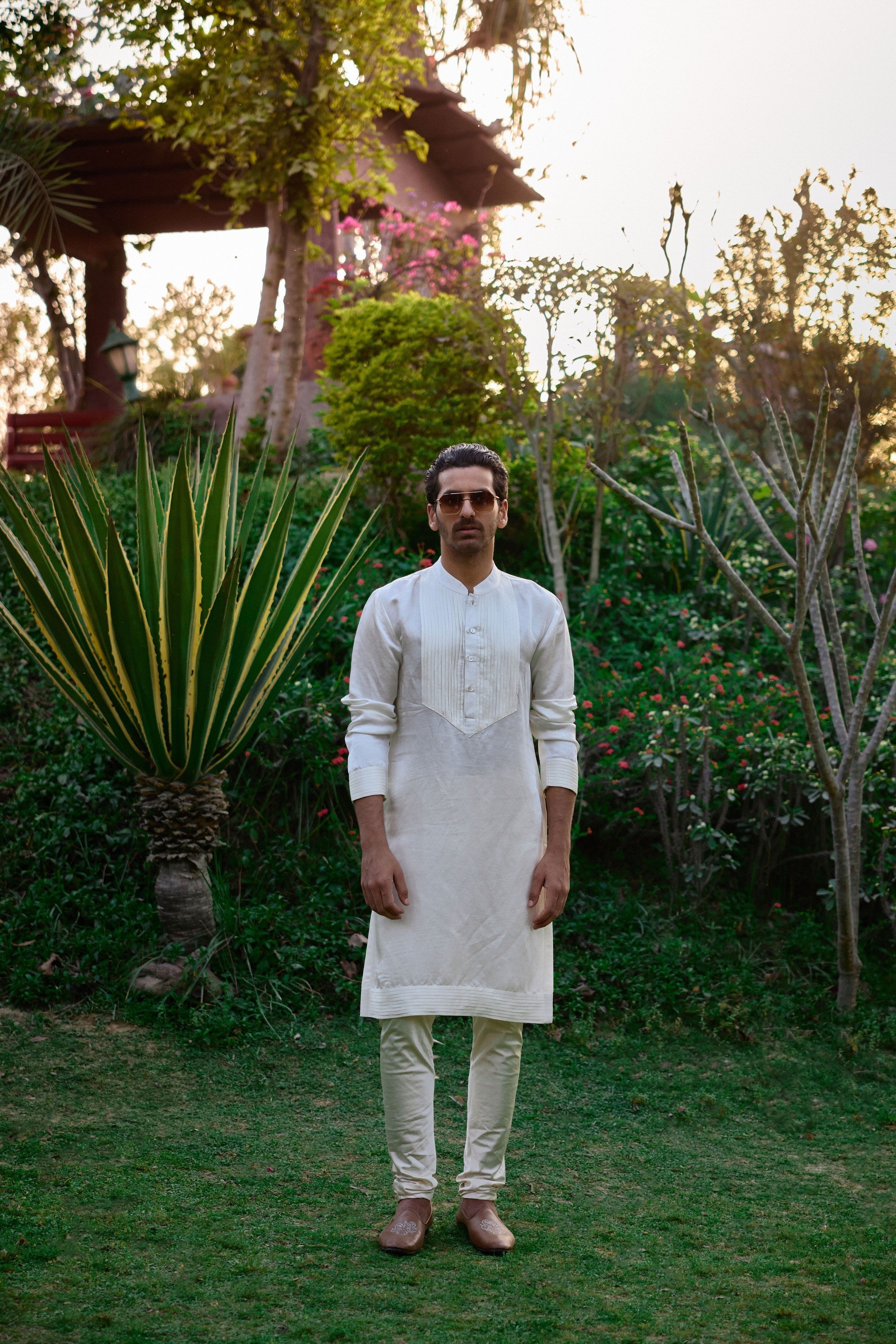 IVORY PLEATED KURTA