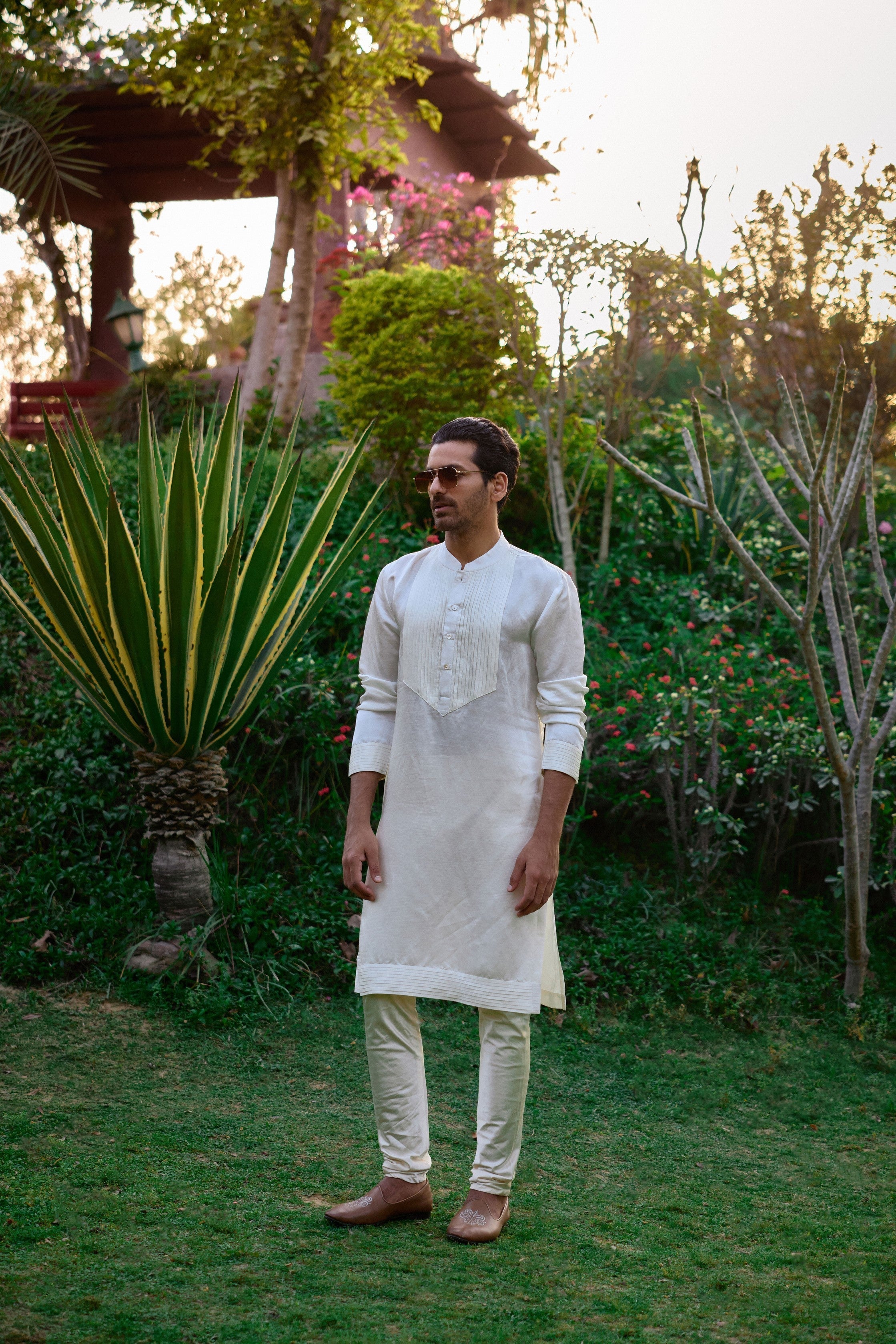 IVORY PLEATED KURTA