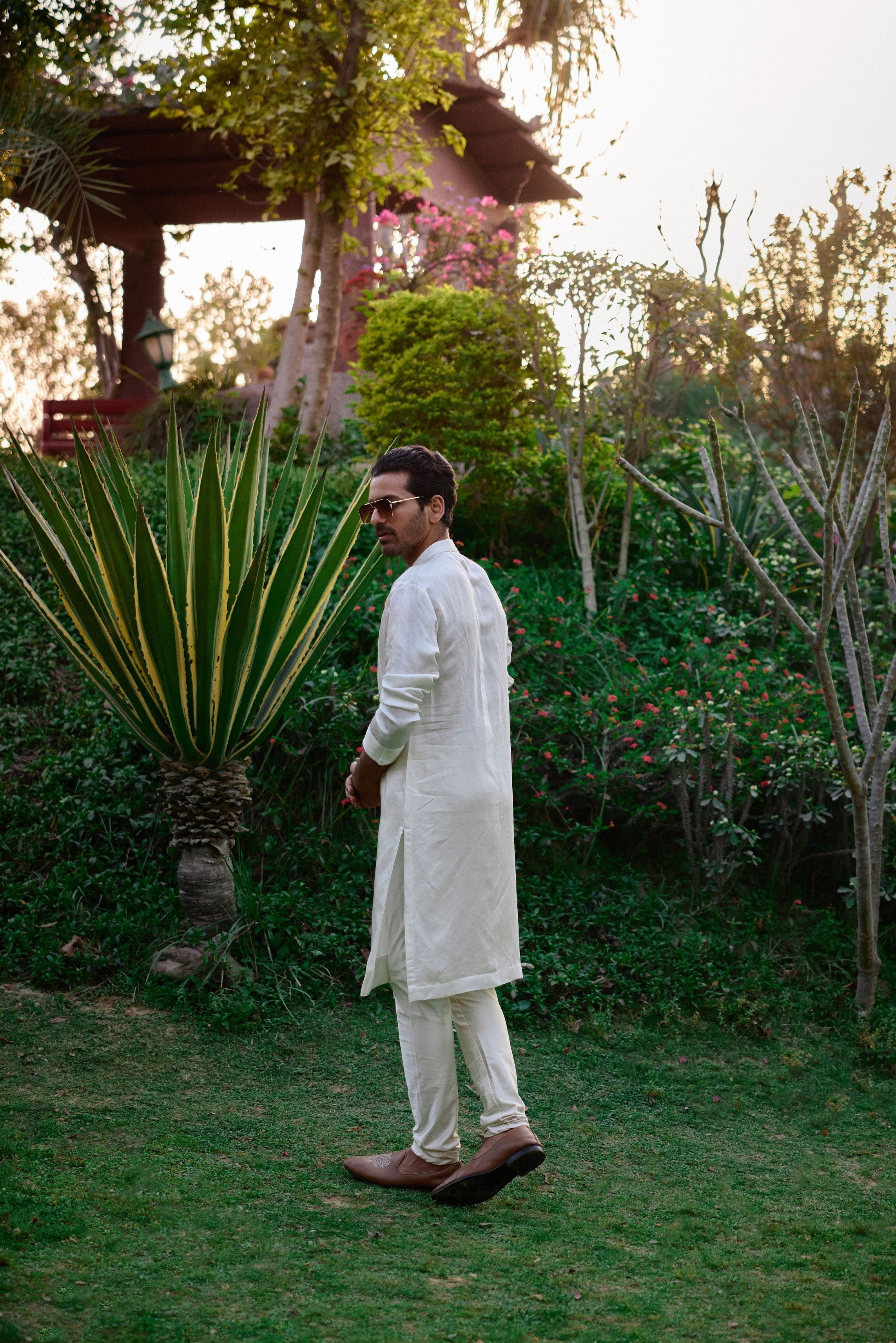 IVORY PLEATED KURTA