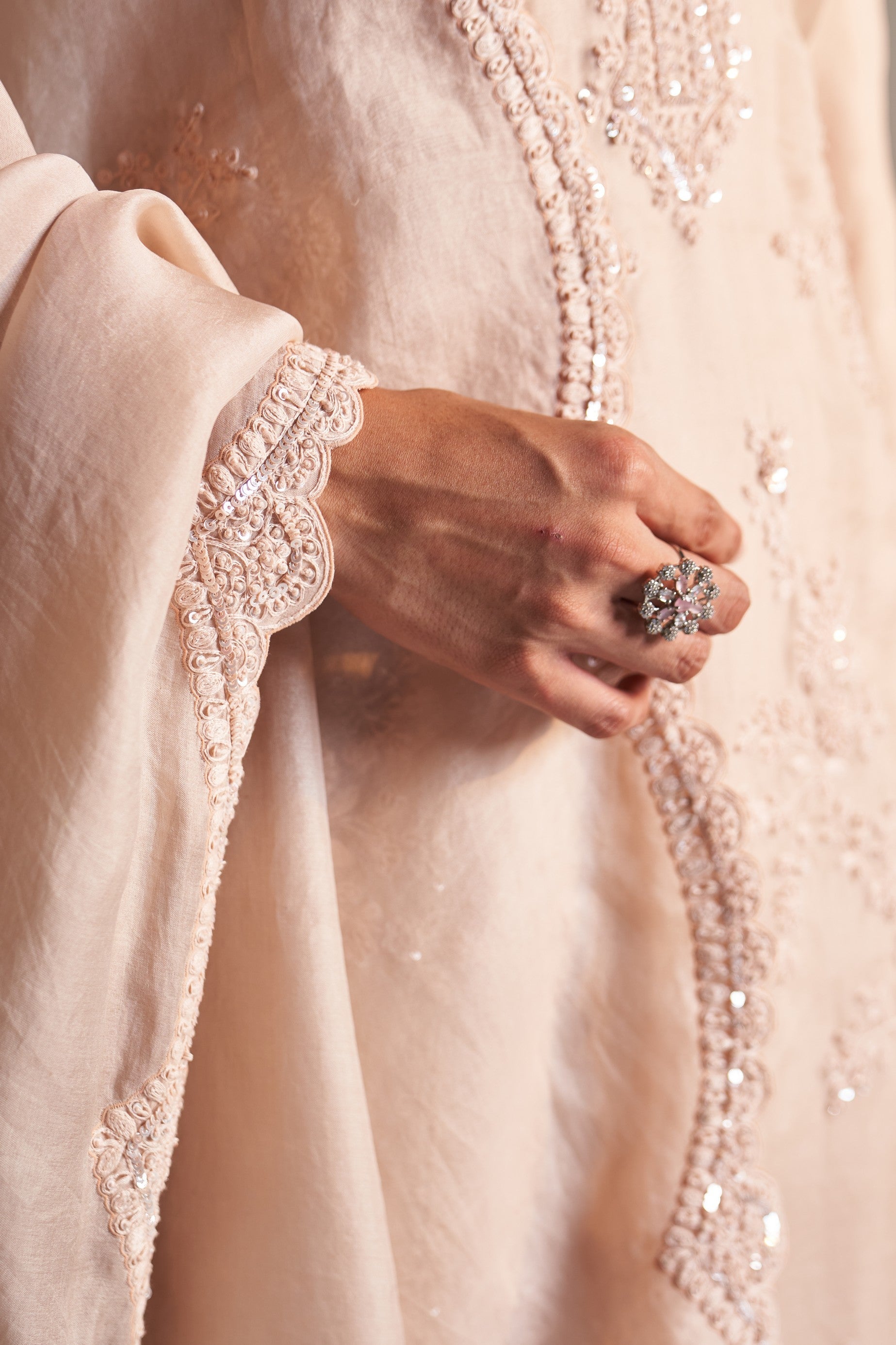 Whispering
Peach Organza Suit