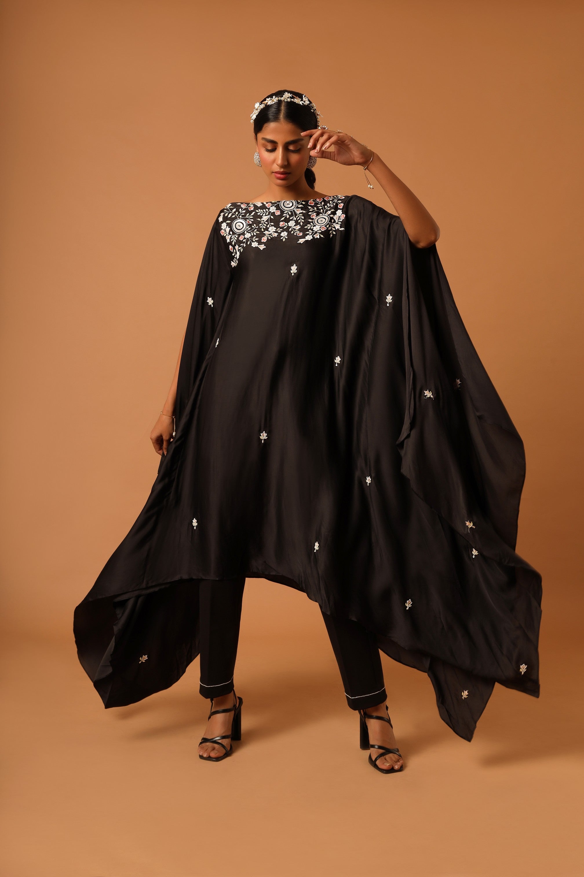 Black embroidered kaftan with pants