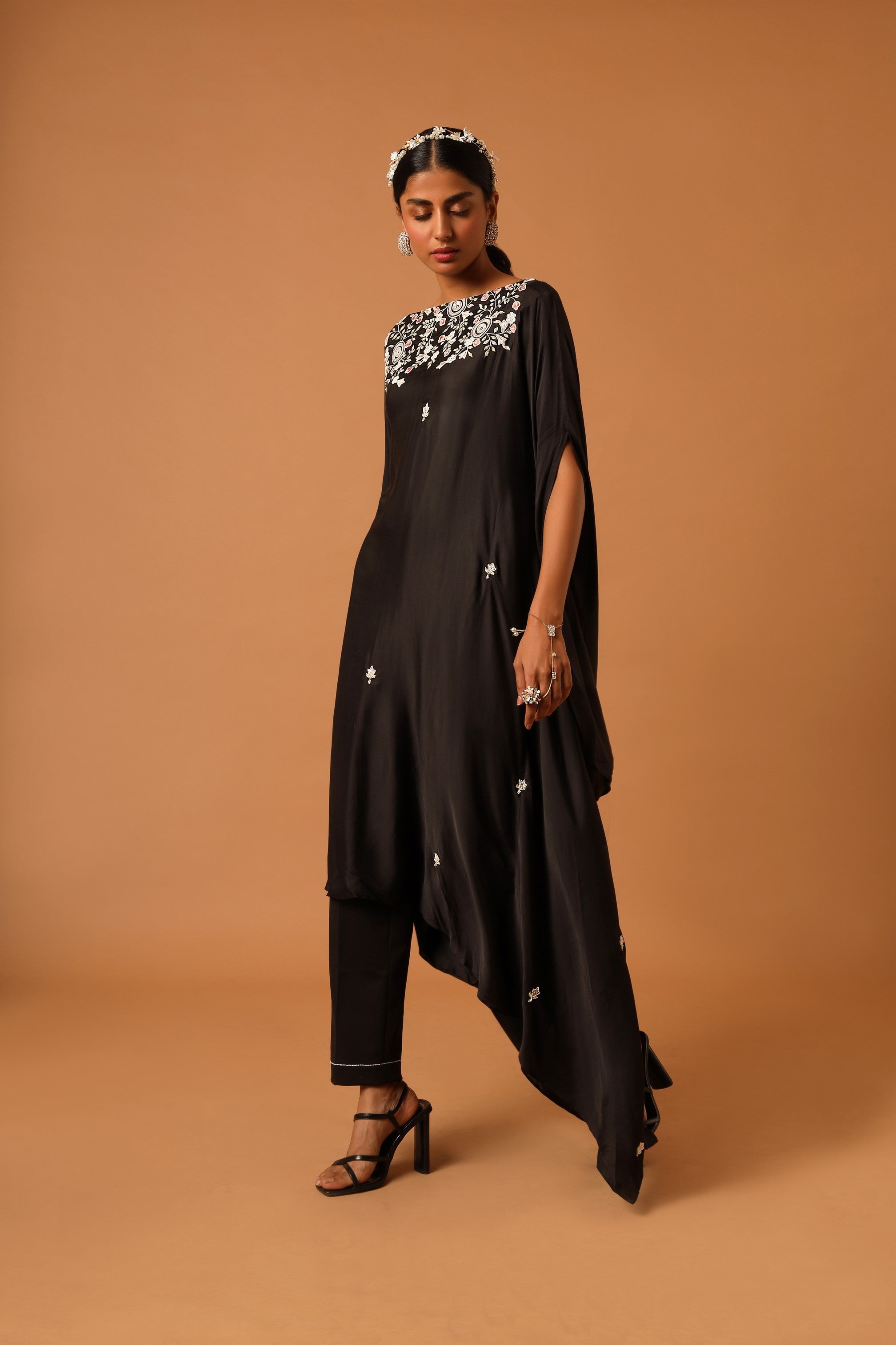 Black embroidered kaftan with pants