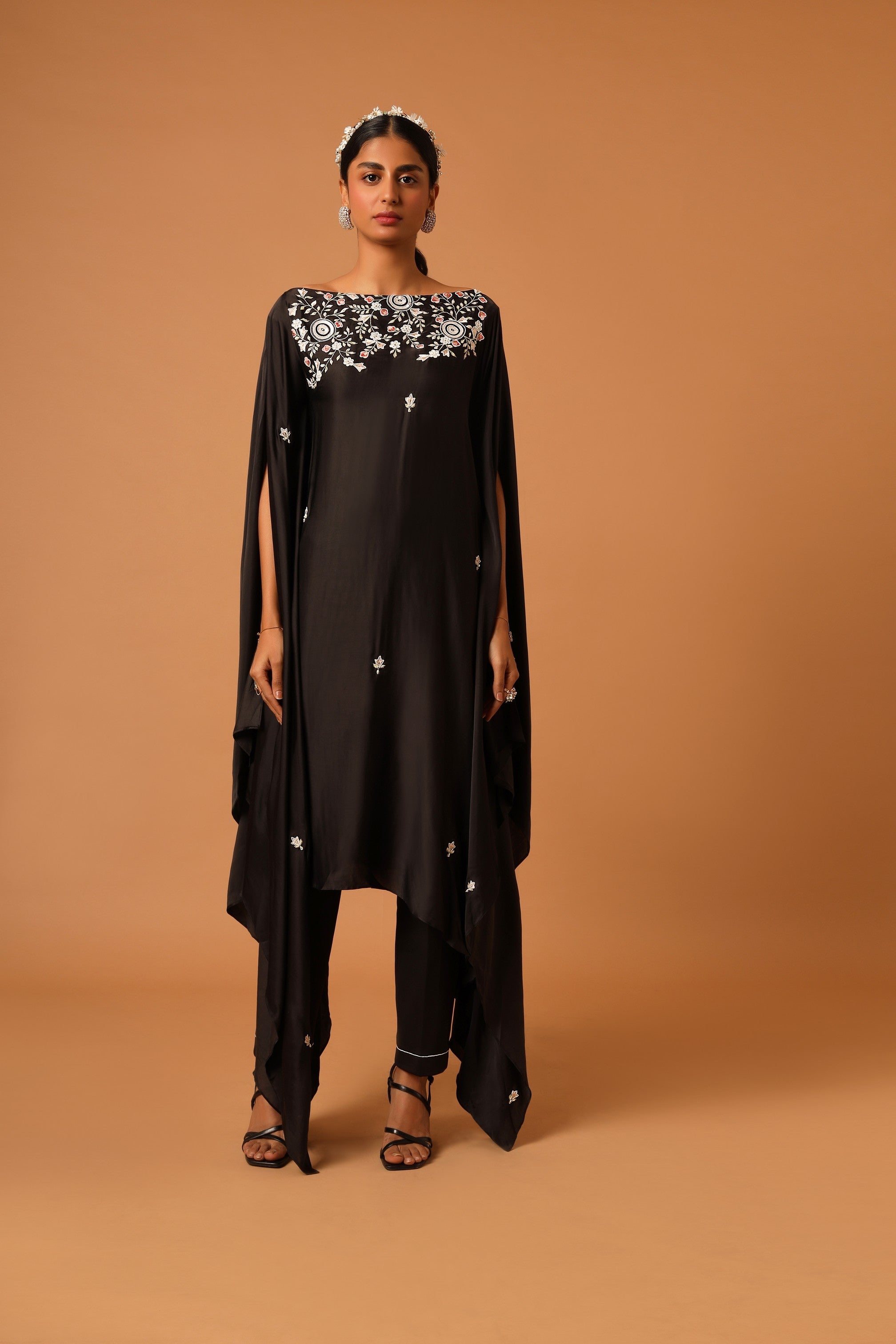 Black embroidered kaftan with pants