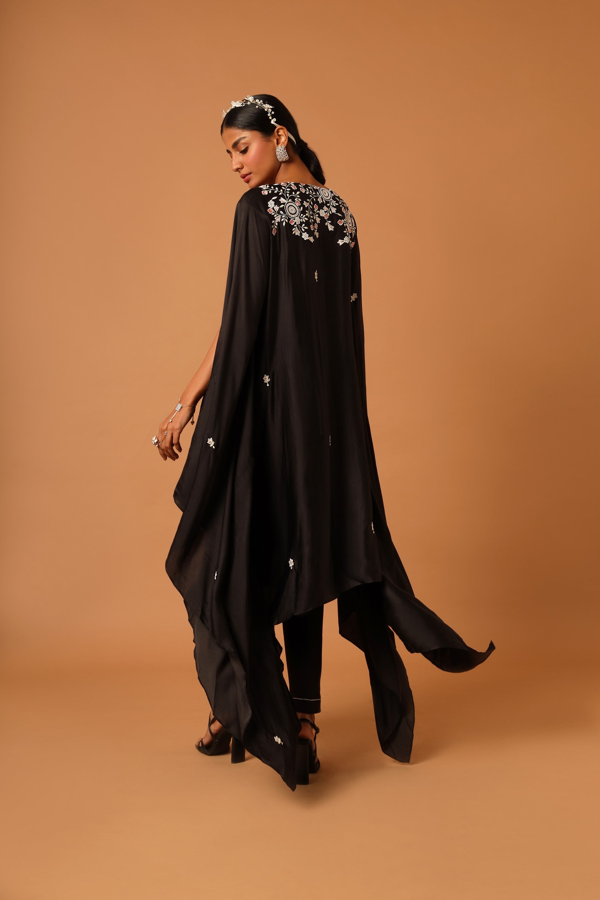 Black embroidered kaftan with pants