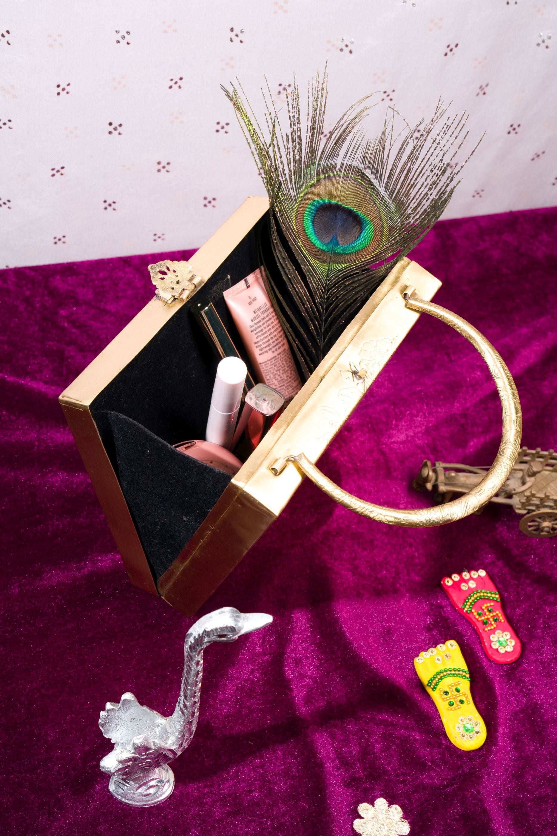 CHIC SQUARE BRASS BAG WITH FLORAL LADY