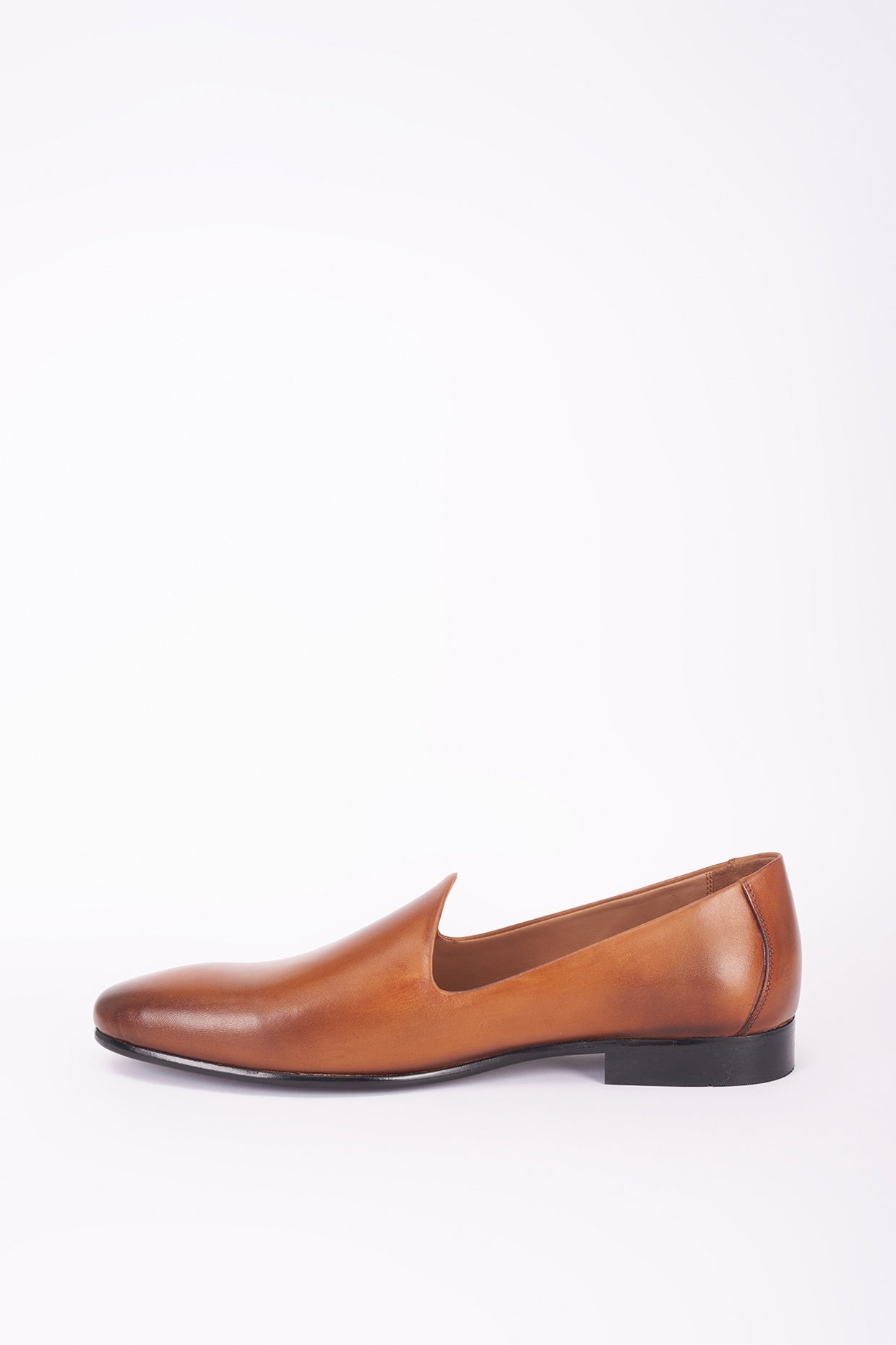 Brown classic Italian leather mojdi