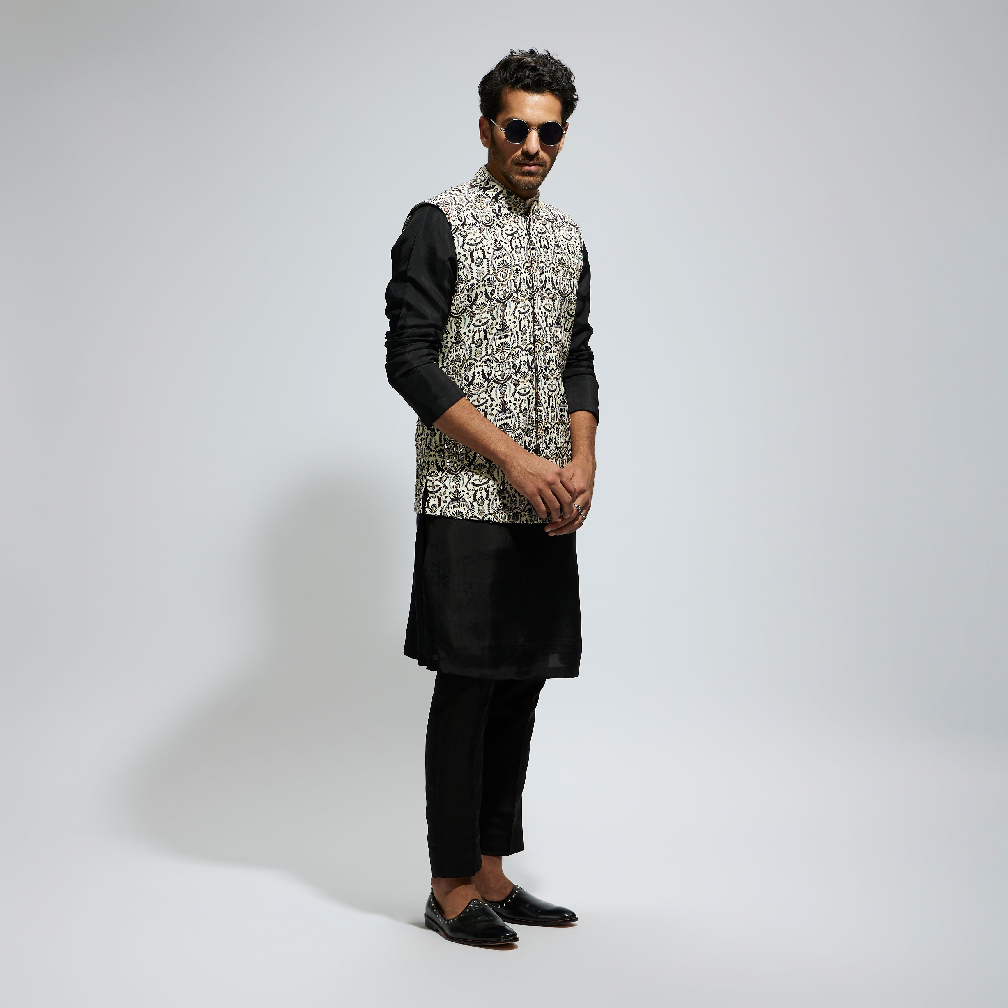 WHITE LEAF PRINTED BUNDI
