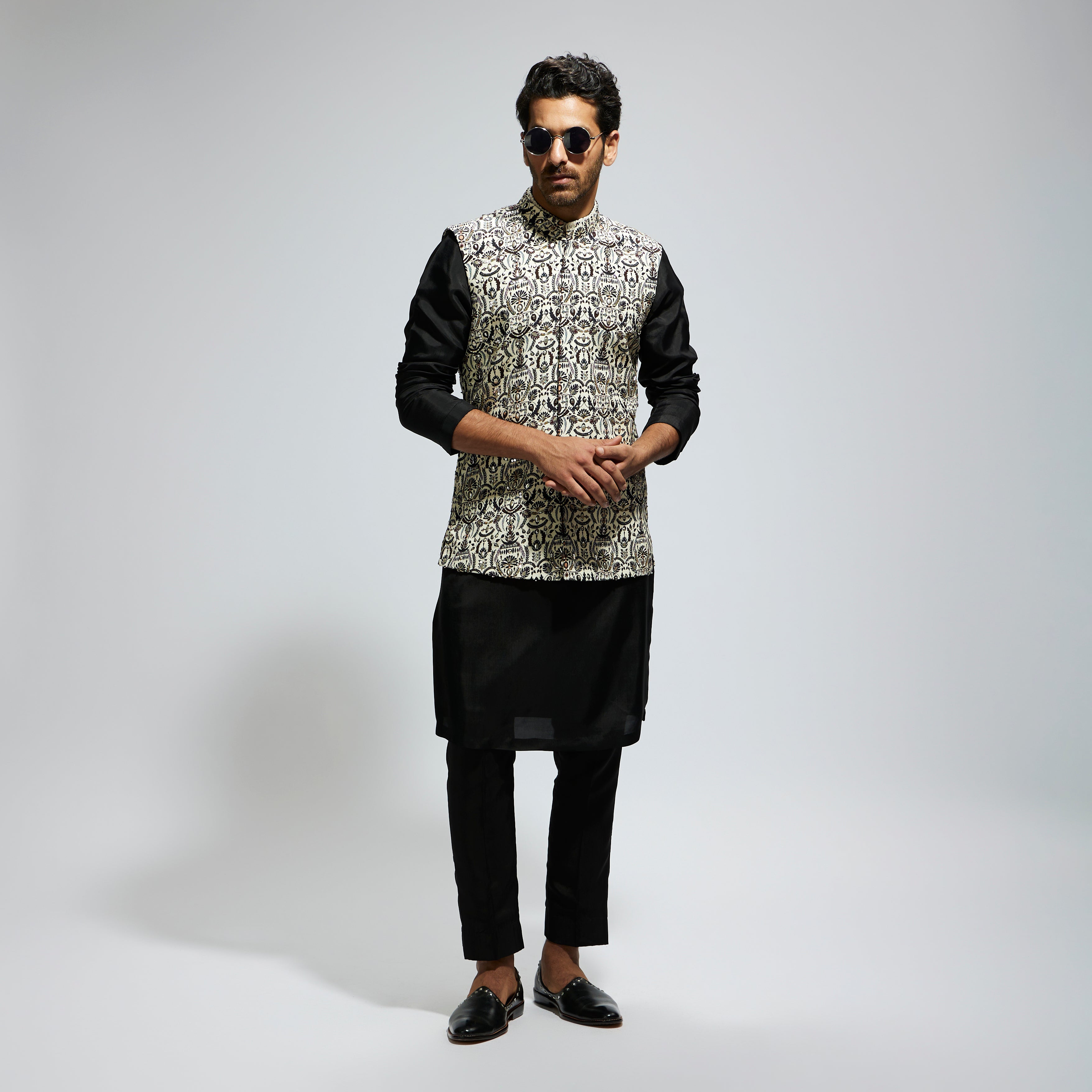 WHITE LEAF PRINTED BUNDI