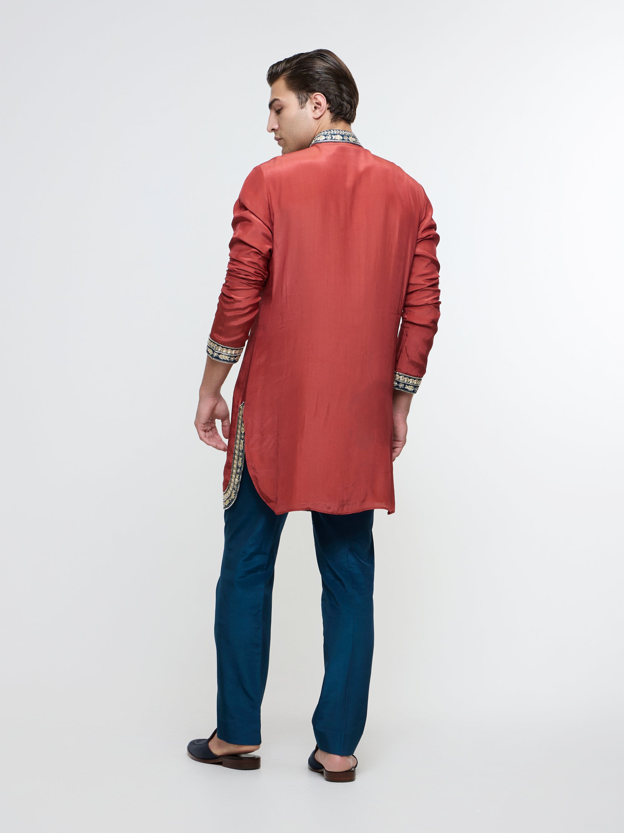 RUHAAN THREADWORK YOKE EMBROIDERED KURTA WITH PANTS
