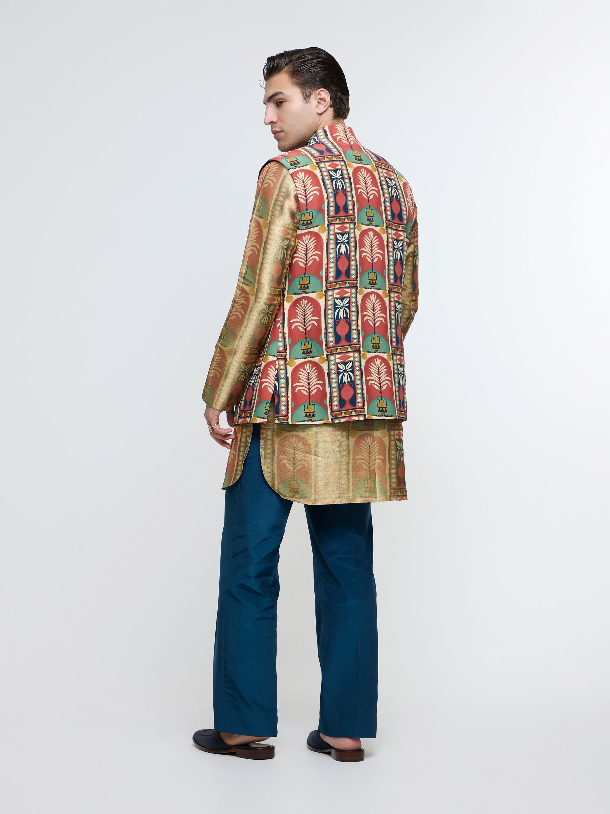 MEHRAB BUNDI PAIRED WITH METALLIC KURTA & PANTS