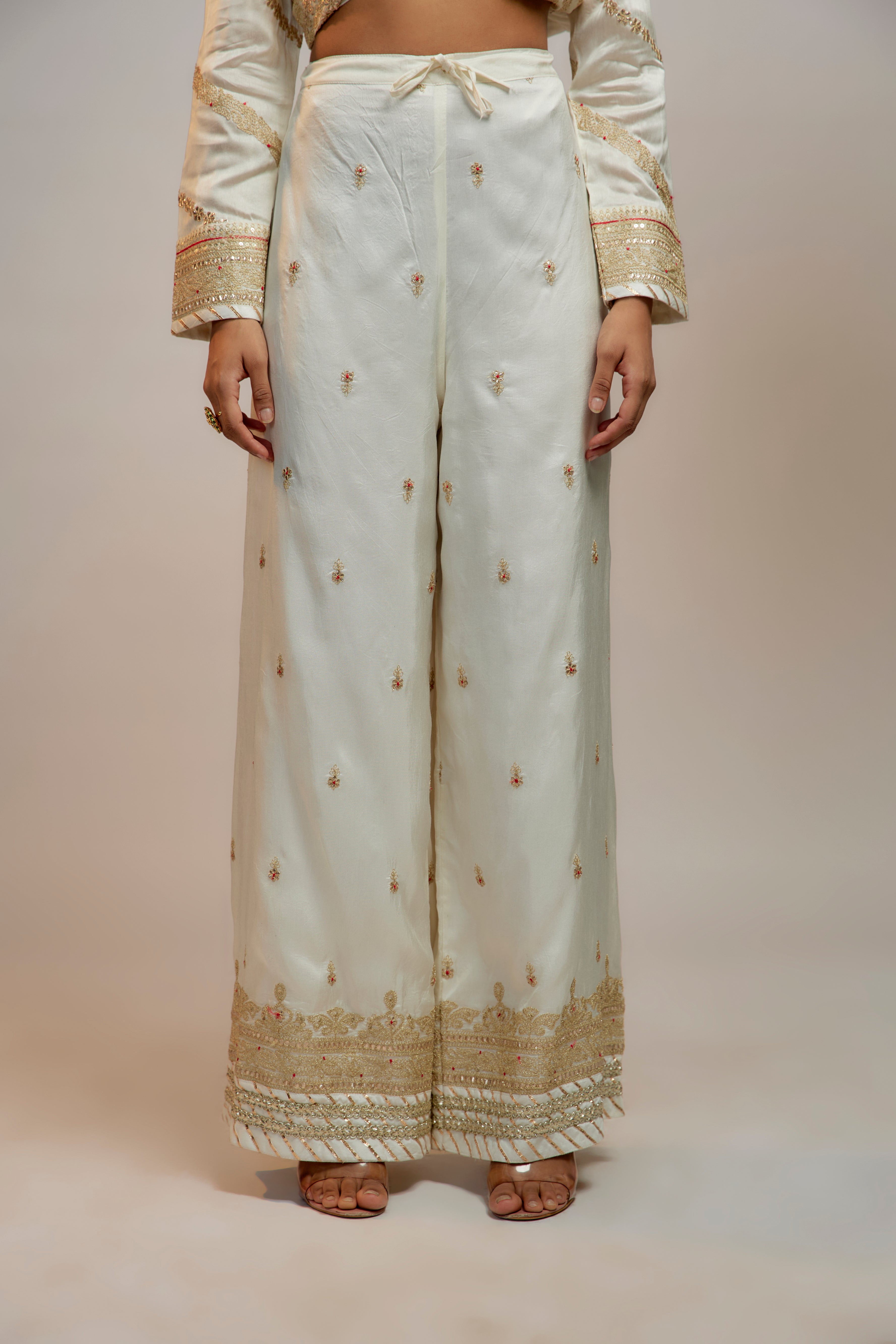 Golconda Suhana Ag set